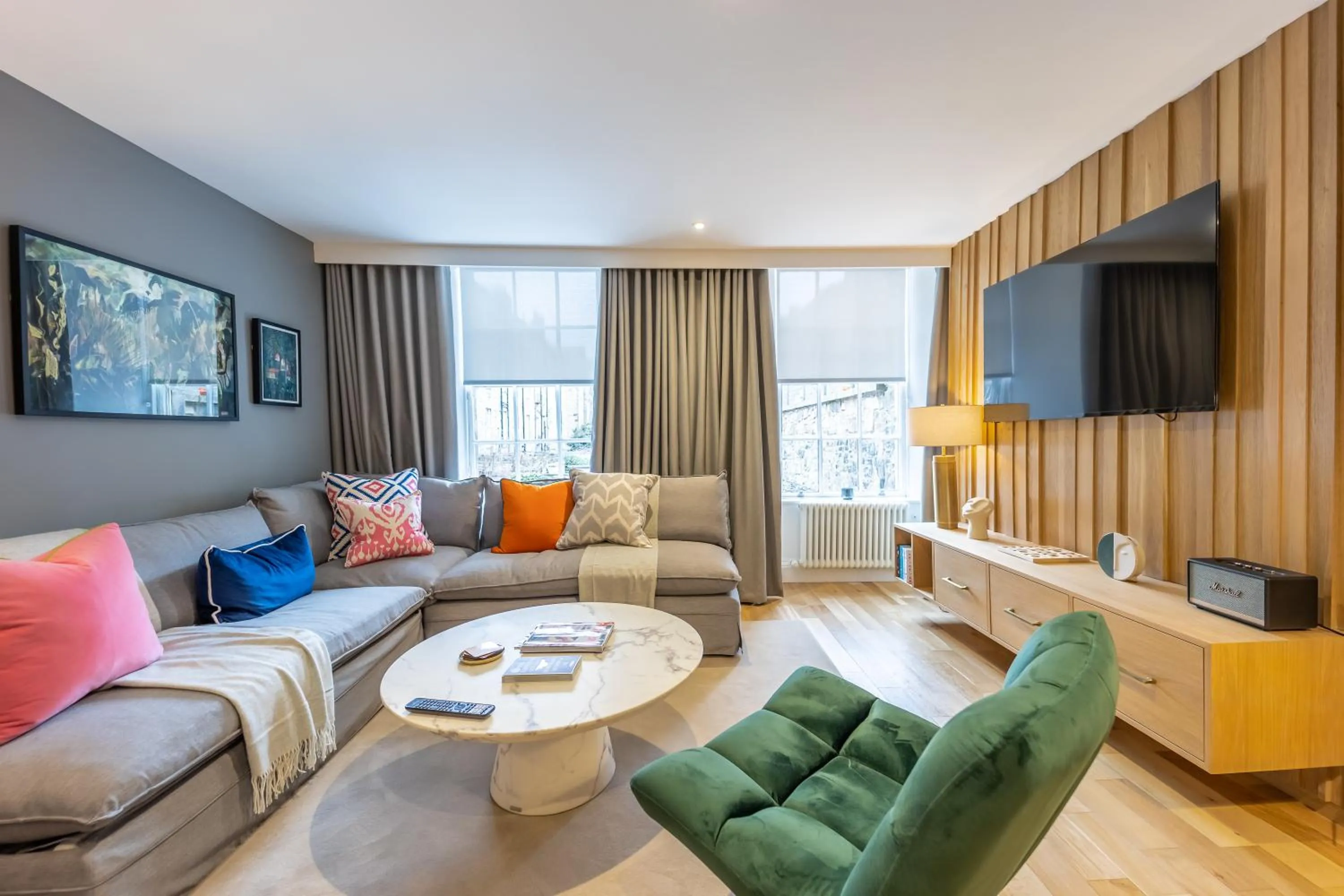 TV and multimedia in No1 Apartments Edinburgh - New Town