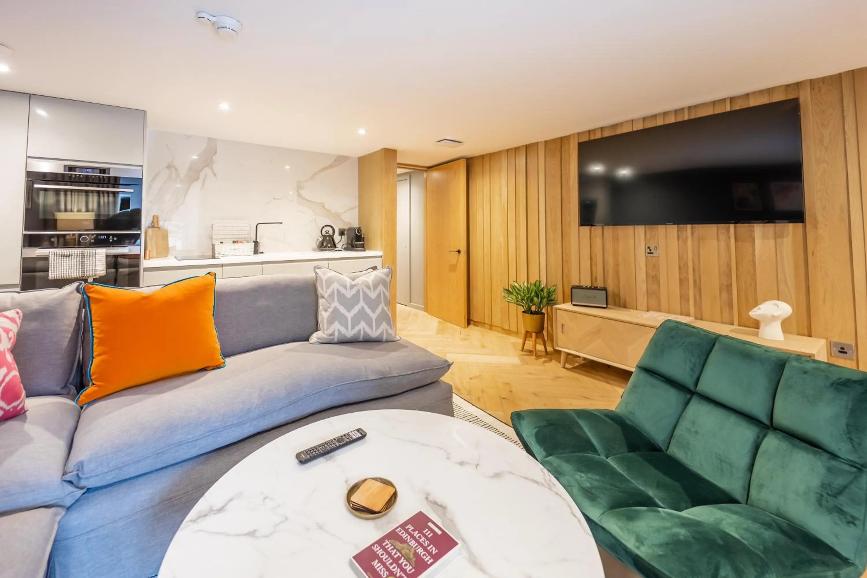 Kitchen or kitchenette in No1 Apartments Edinburgh - New Town