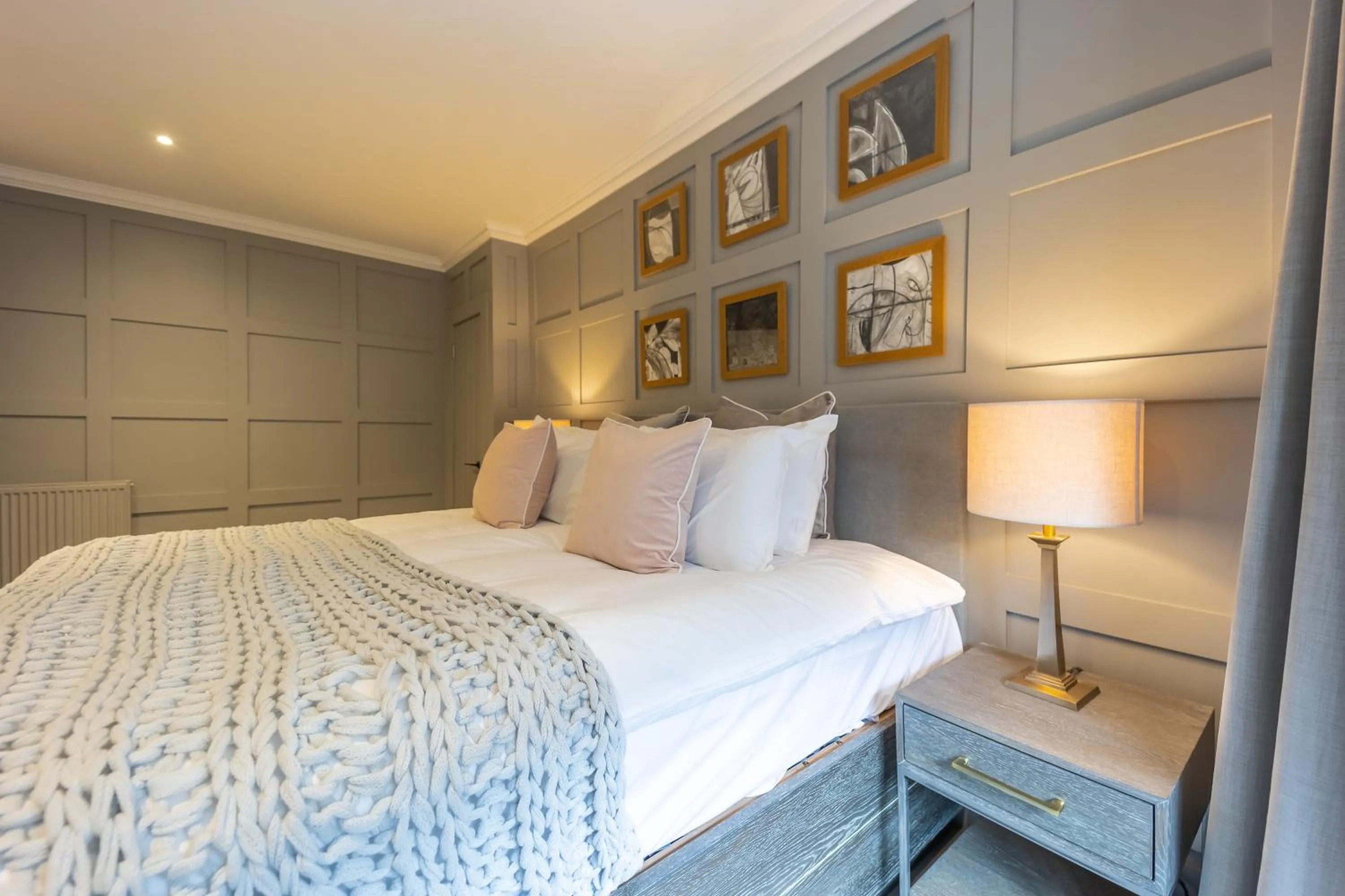 Bed in No1 Apartments Edinburgh - New Town