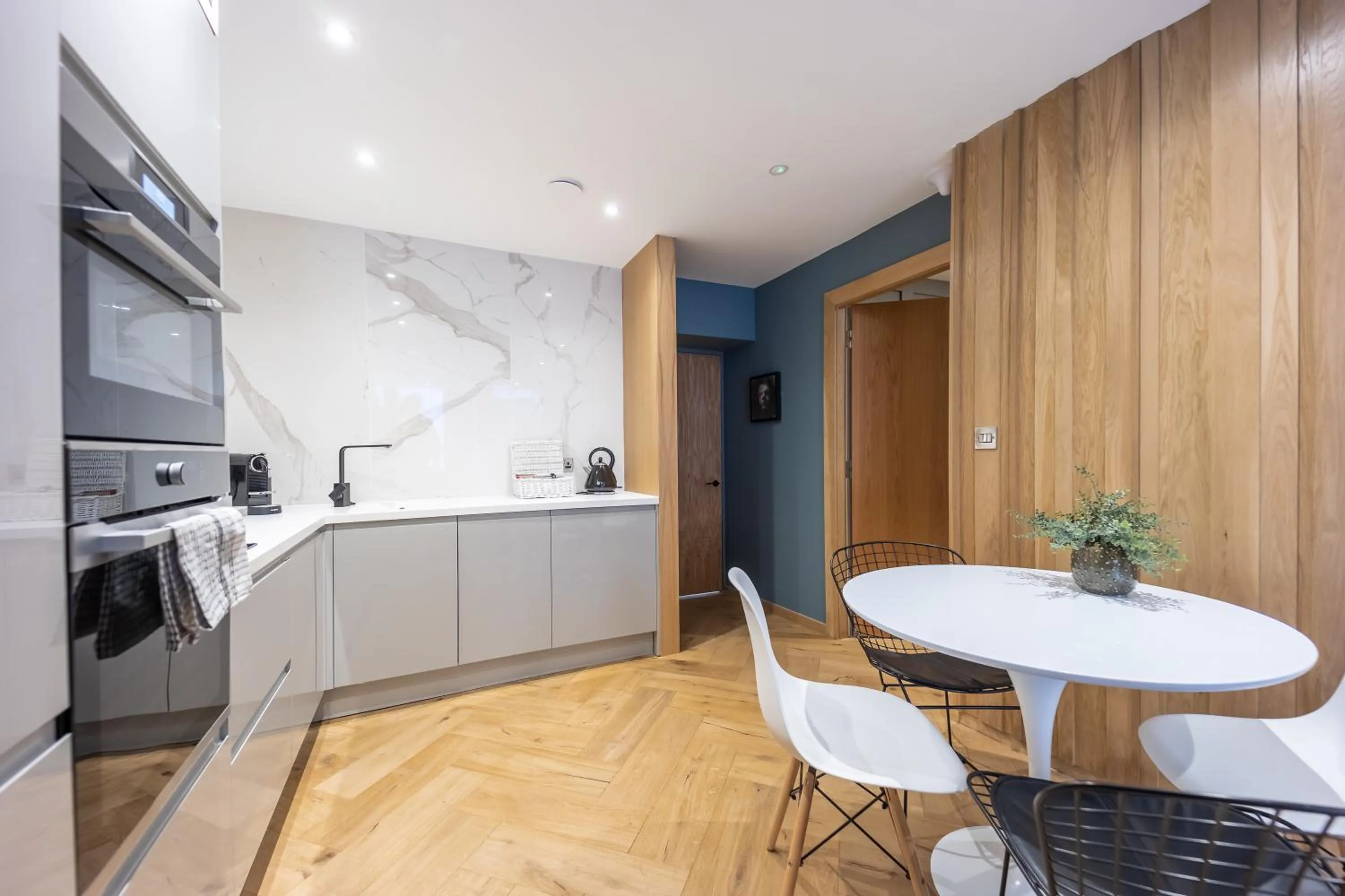 Kitchen or kitchenette in No1 Apartments Edinburgh - New Town