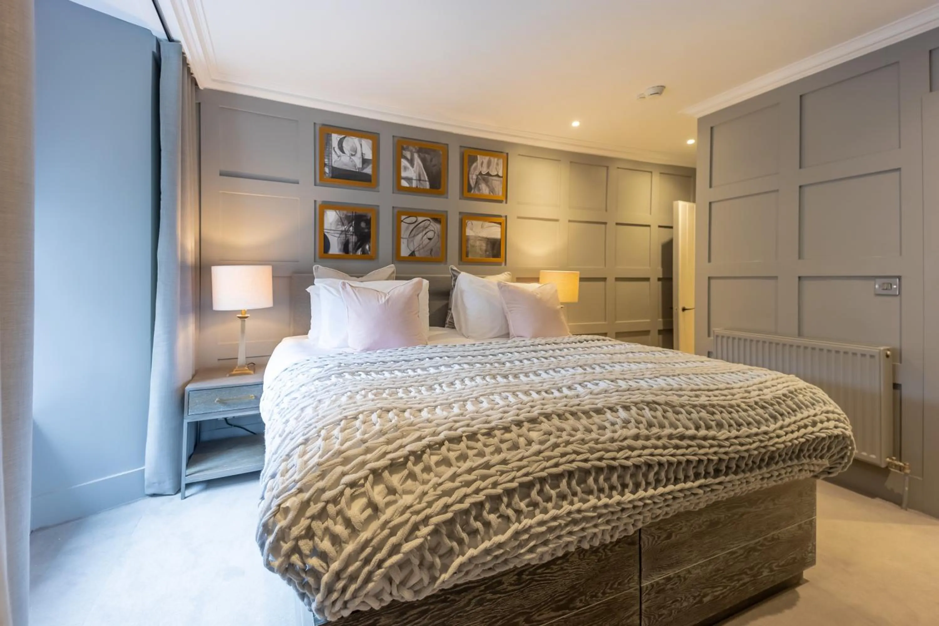 Bed in No1 Apartments Edinburgh - New Town