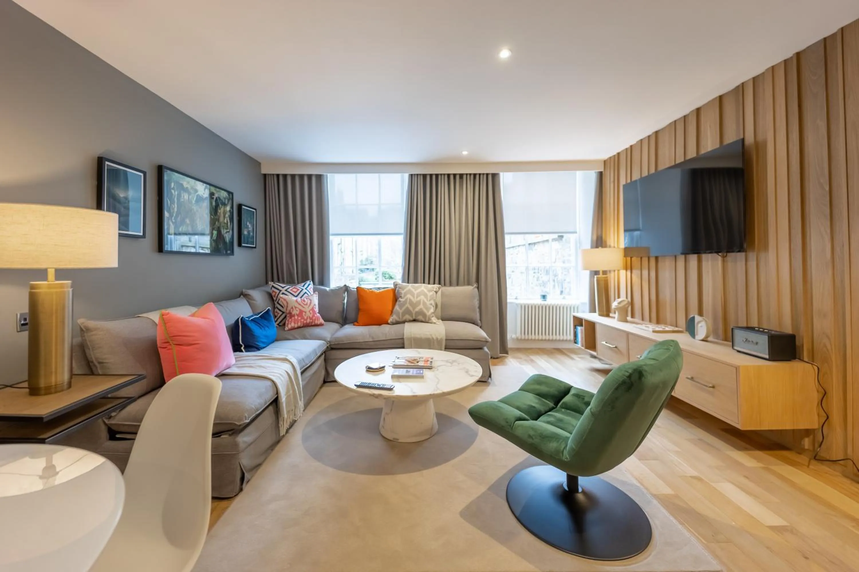 TV and multimedia in No1 Apartments Edinburgh - New Town