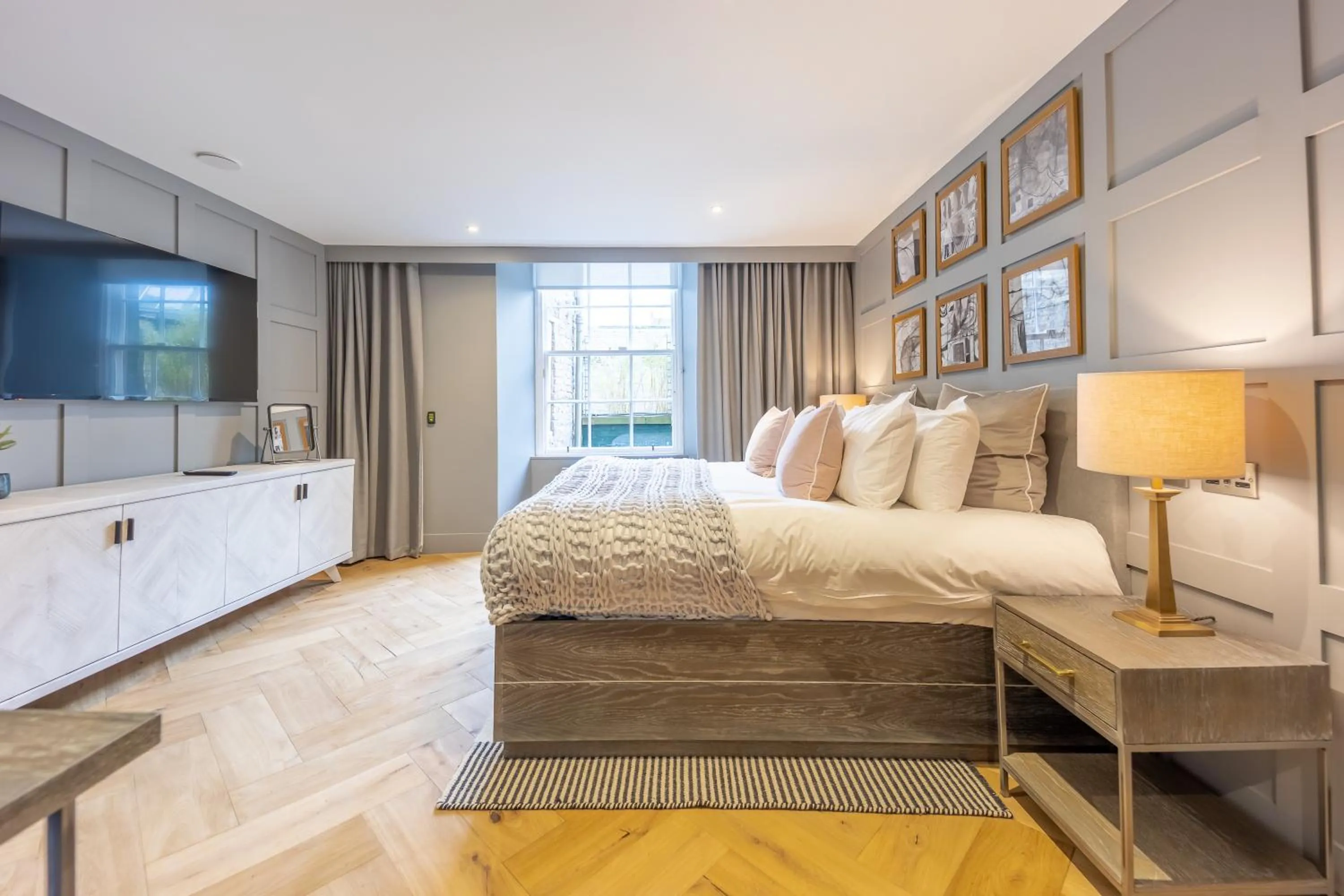 Bed in No1 Apartments Edinburgh - New Town