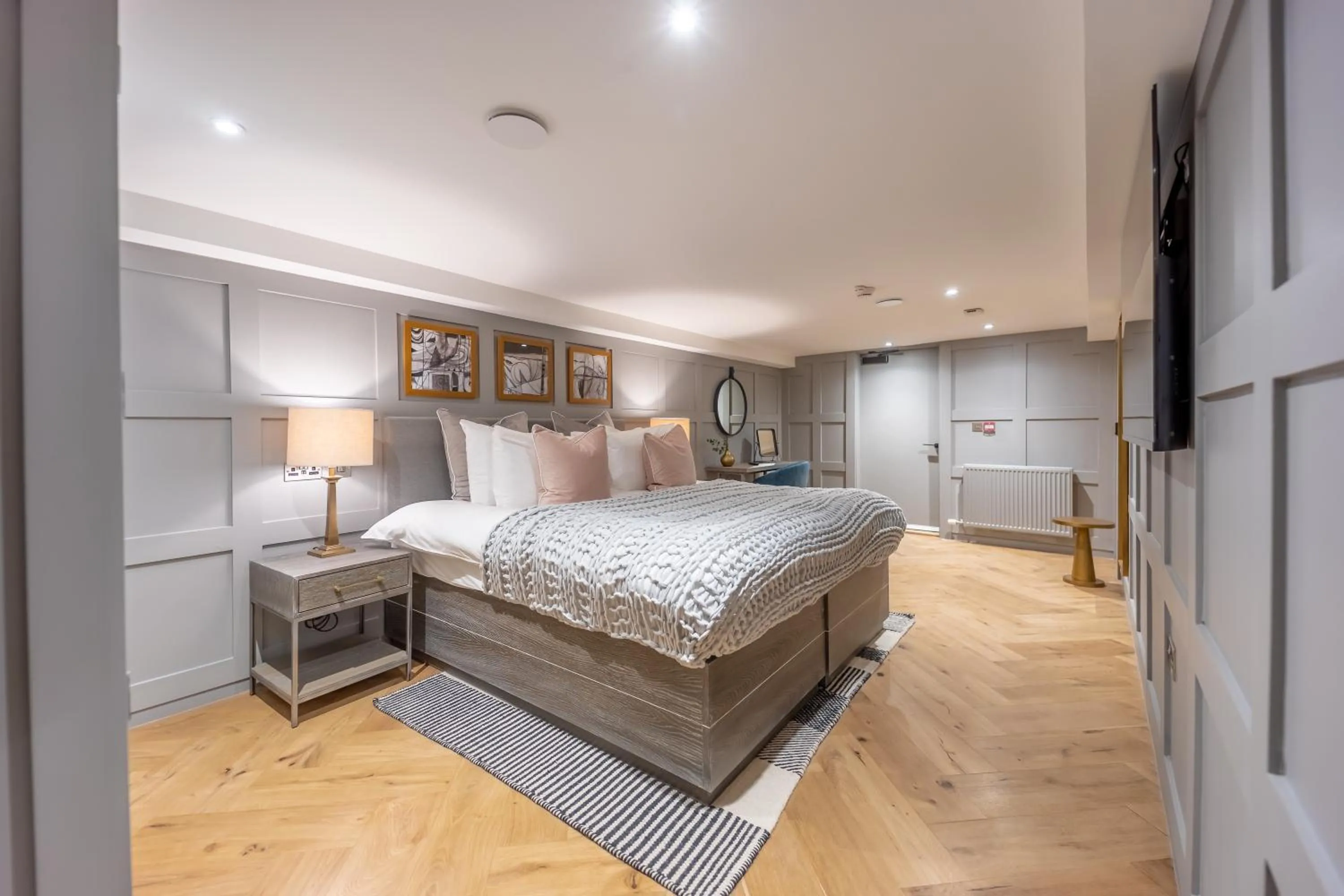 Bedroom, Bed in No1 Apartments Edinburgh - New Town