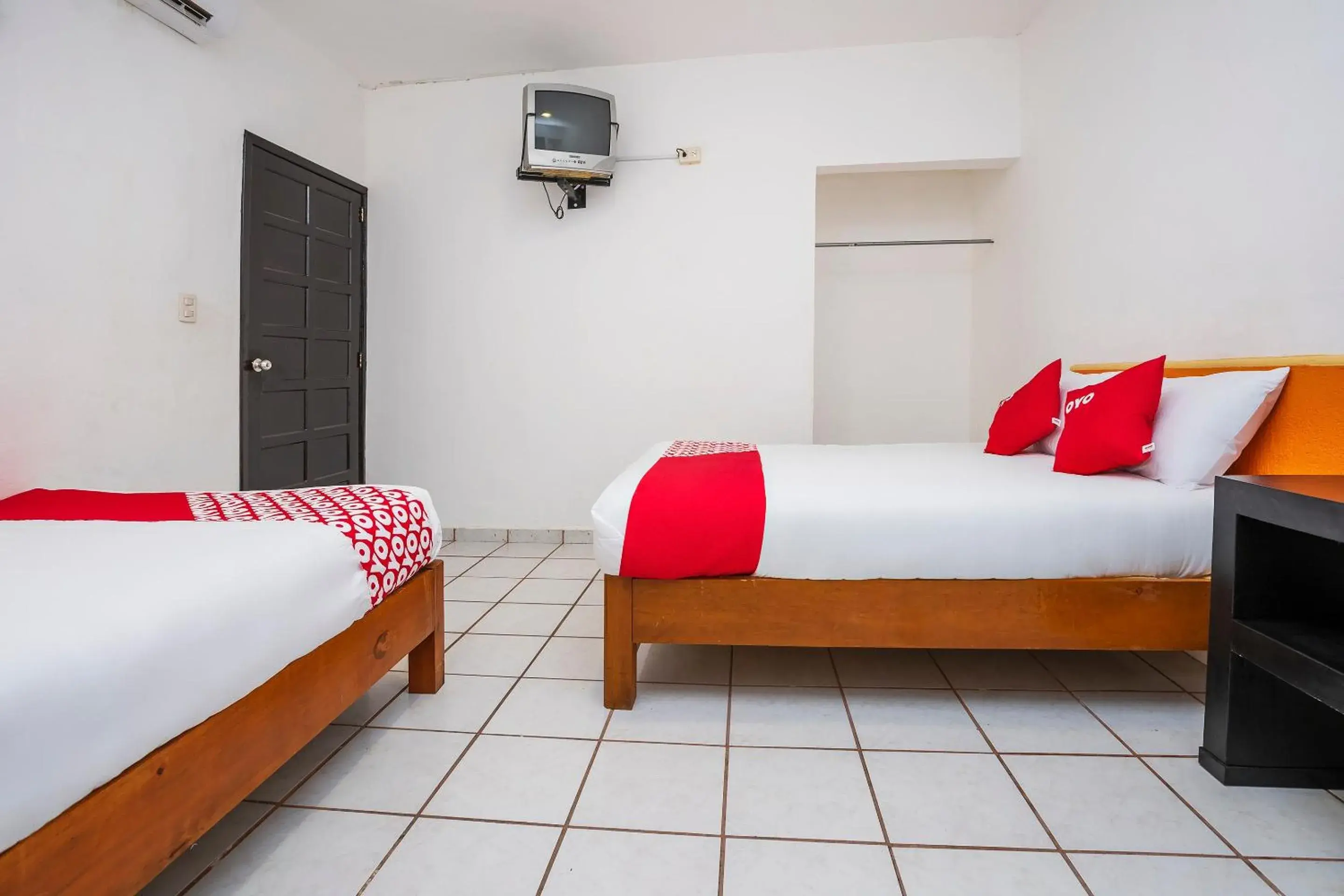 Bedroom in OYO Hotel Mexico Bedroom in OYO Hotel Mexico