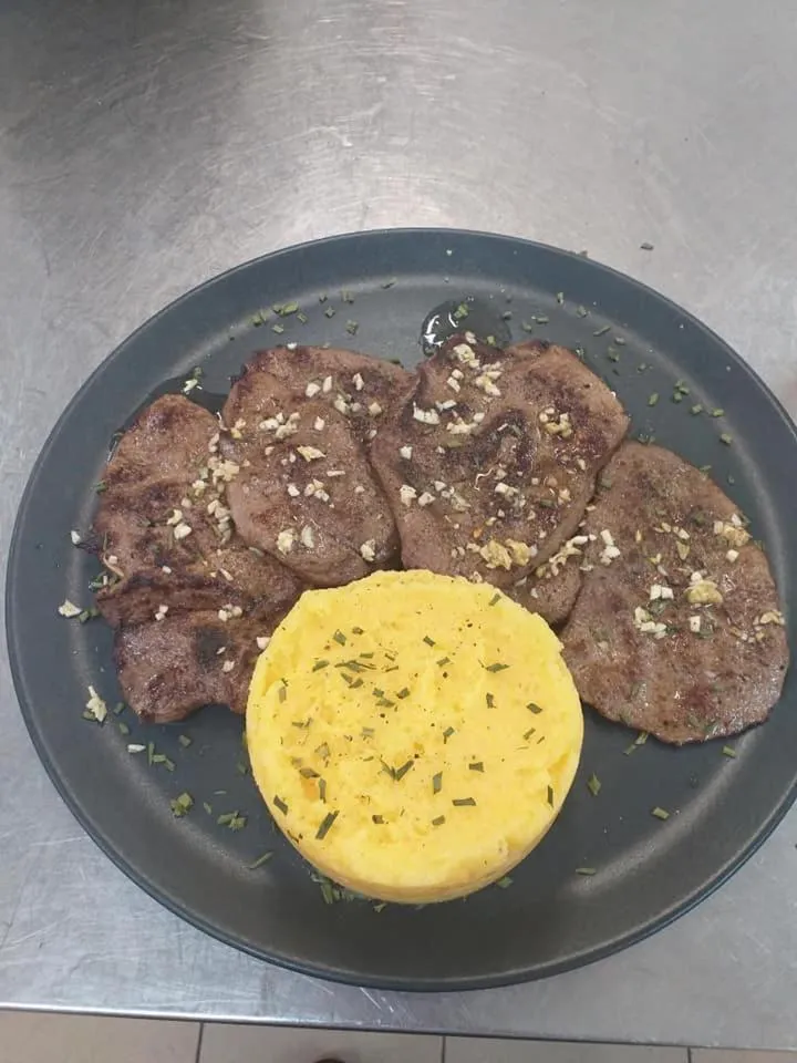 Restaurant/places to eat in Hotel Amarilis