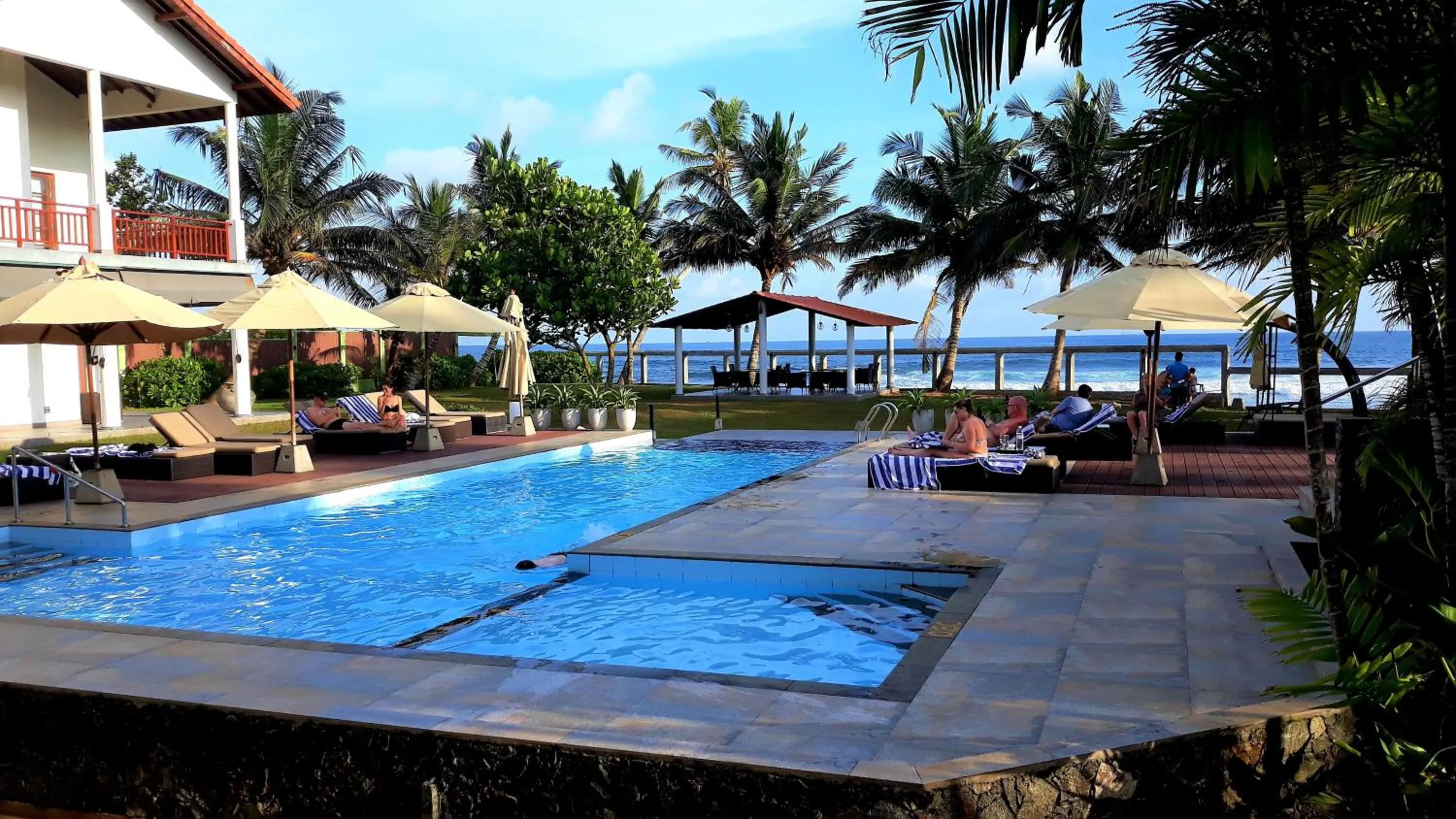 Restaurant/places to eat in IMAGINE Villa Hotel