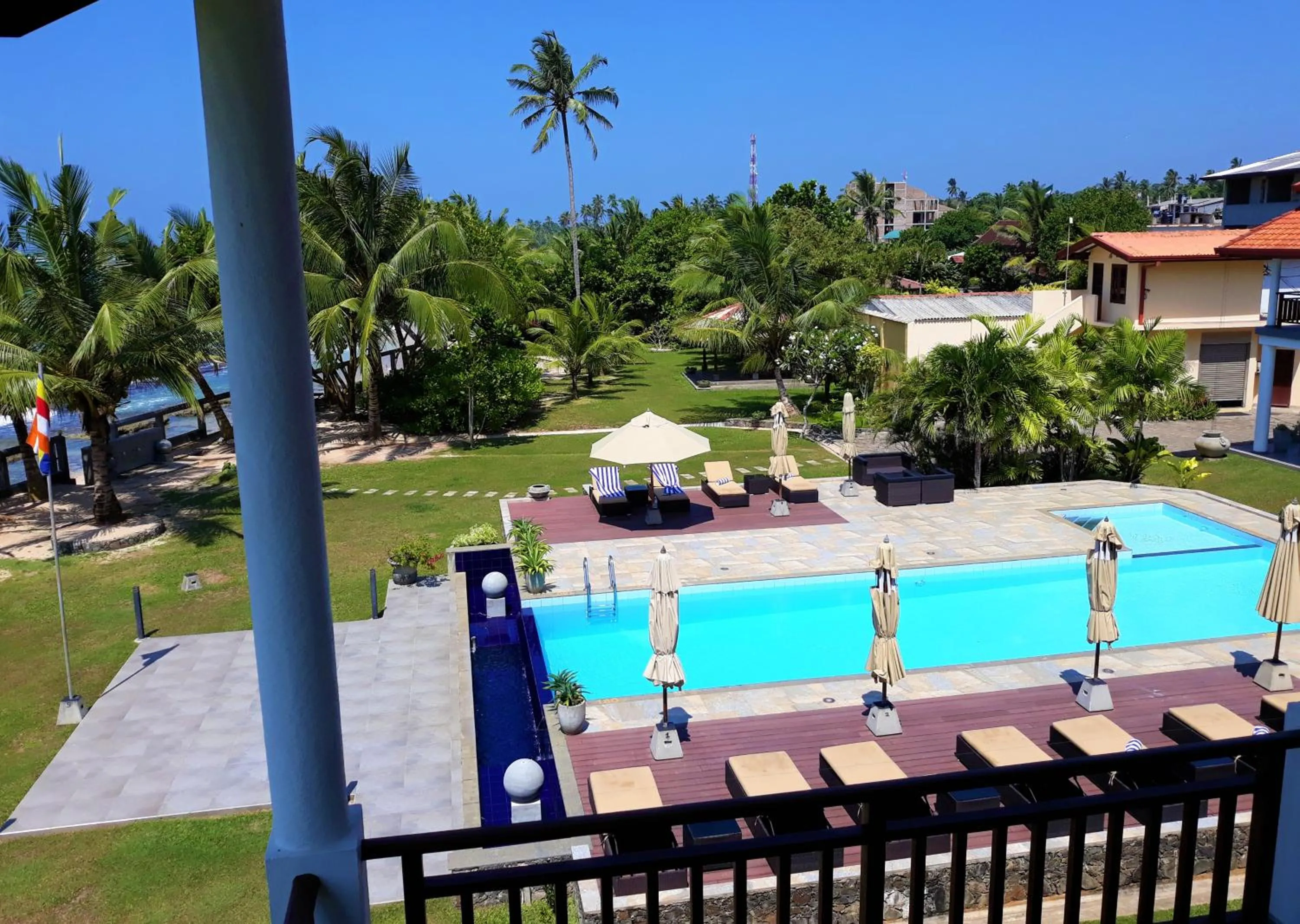 Garden in IMAGINE Villa Hotel