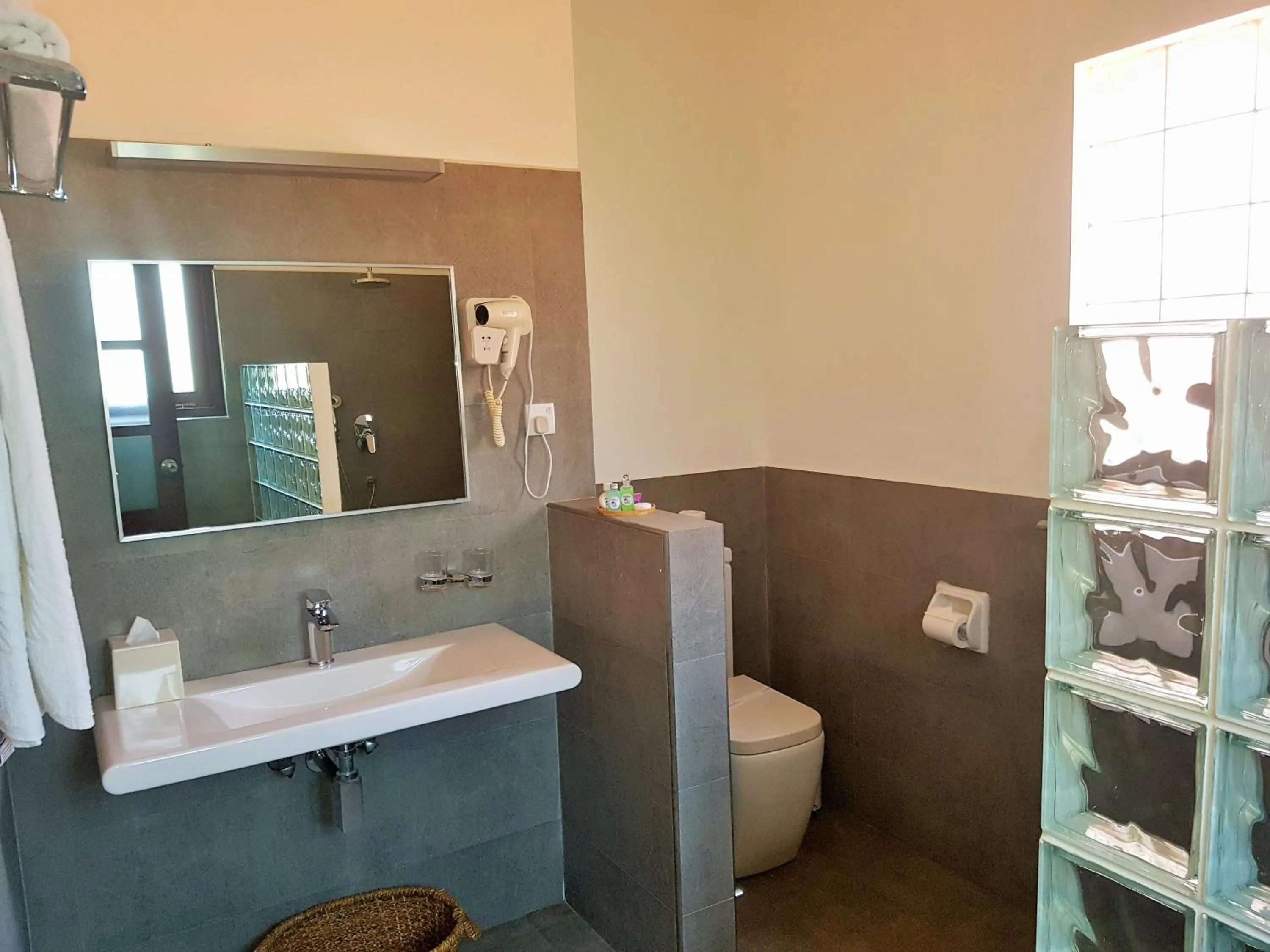 Bathroom in IMAGINE Villa Hotel