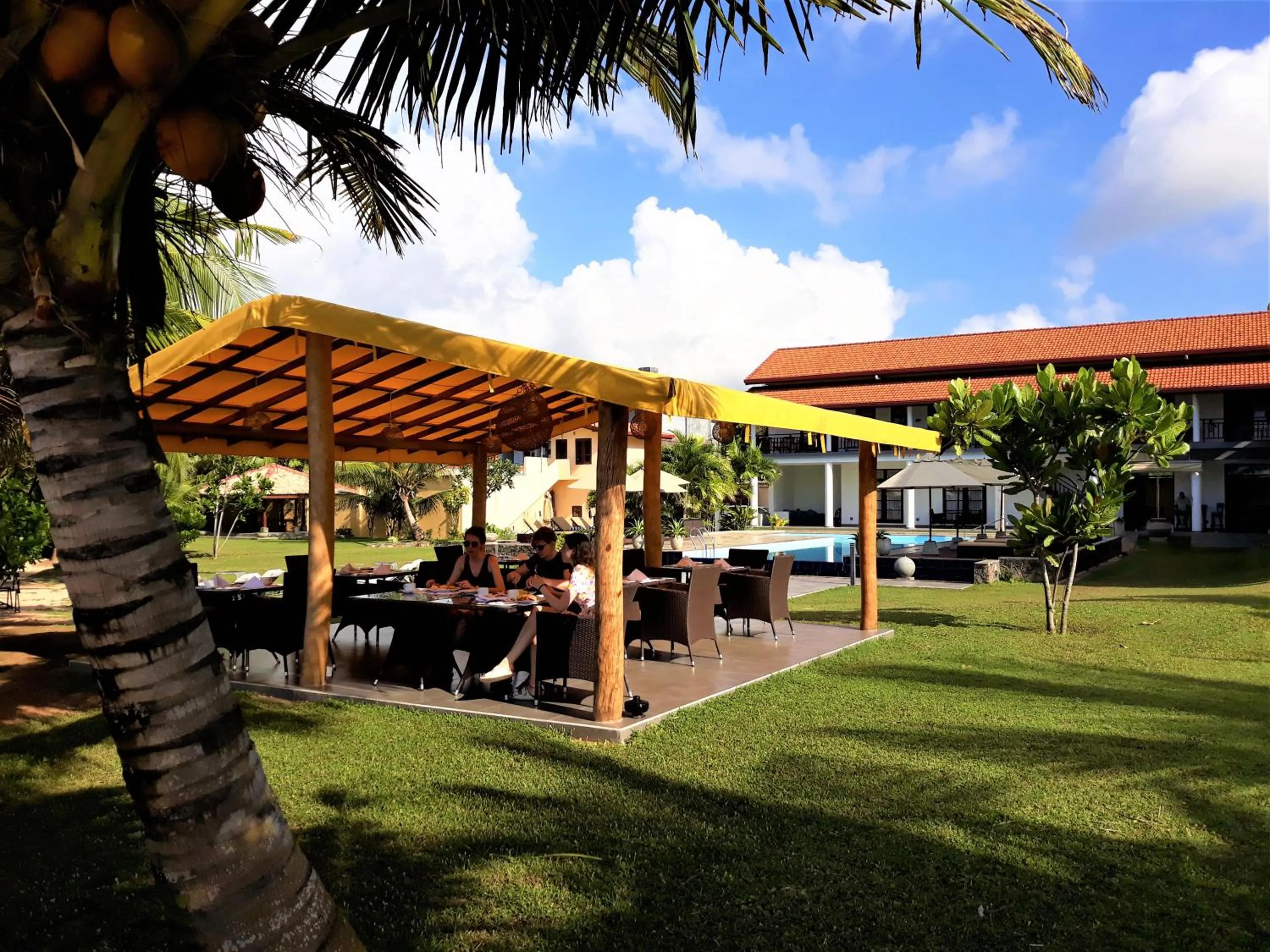 Garden in IMAGINE Villa Hotel