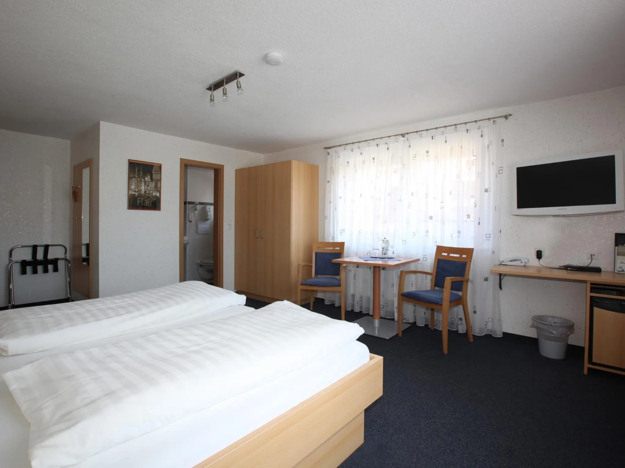 Photo of the whole room, Bed in Hotel Klosterbräustuben