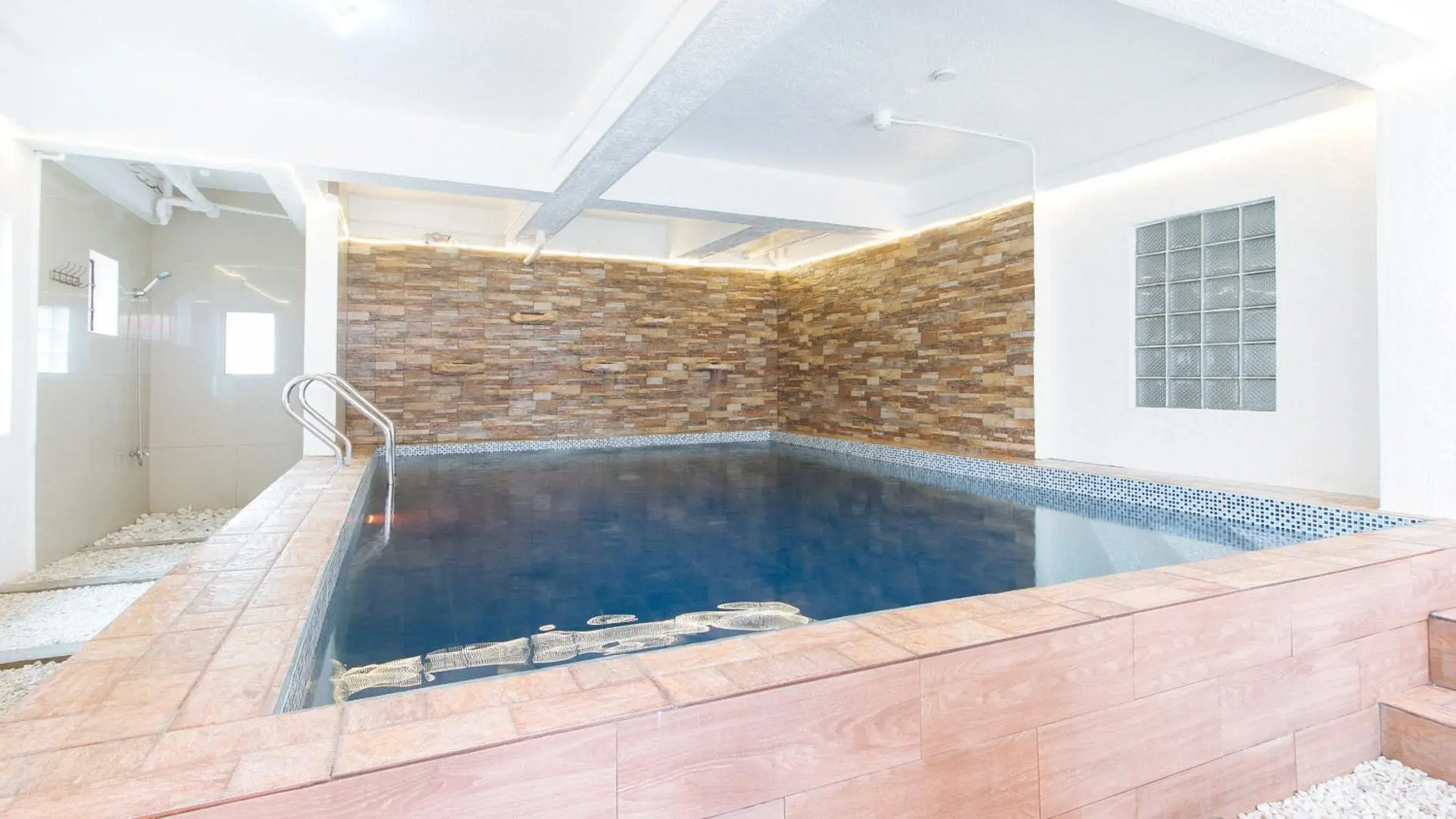 Pool view in RedDoorz Plus near Tambo Paranaque Pool view in RedDoorz Plus near Tambo Paranaque