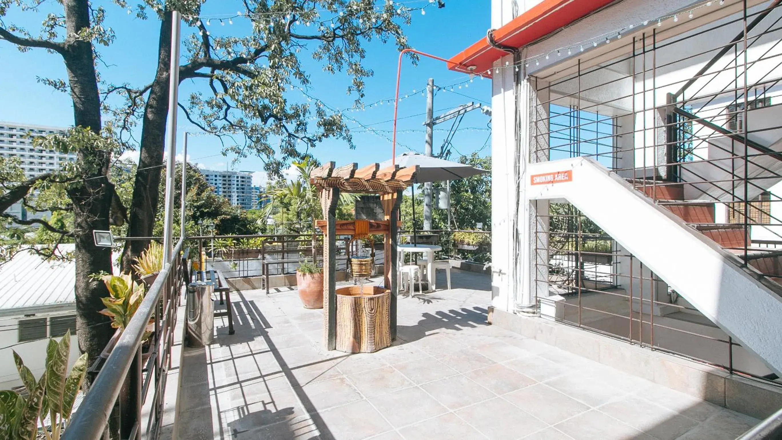 Property building in RedDoorz Plus near Tambo Paranaque Property building in RedDoorz Plus near Tambo Paranaque