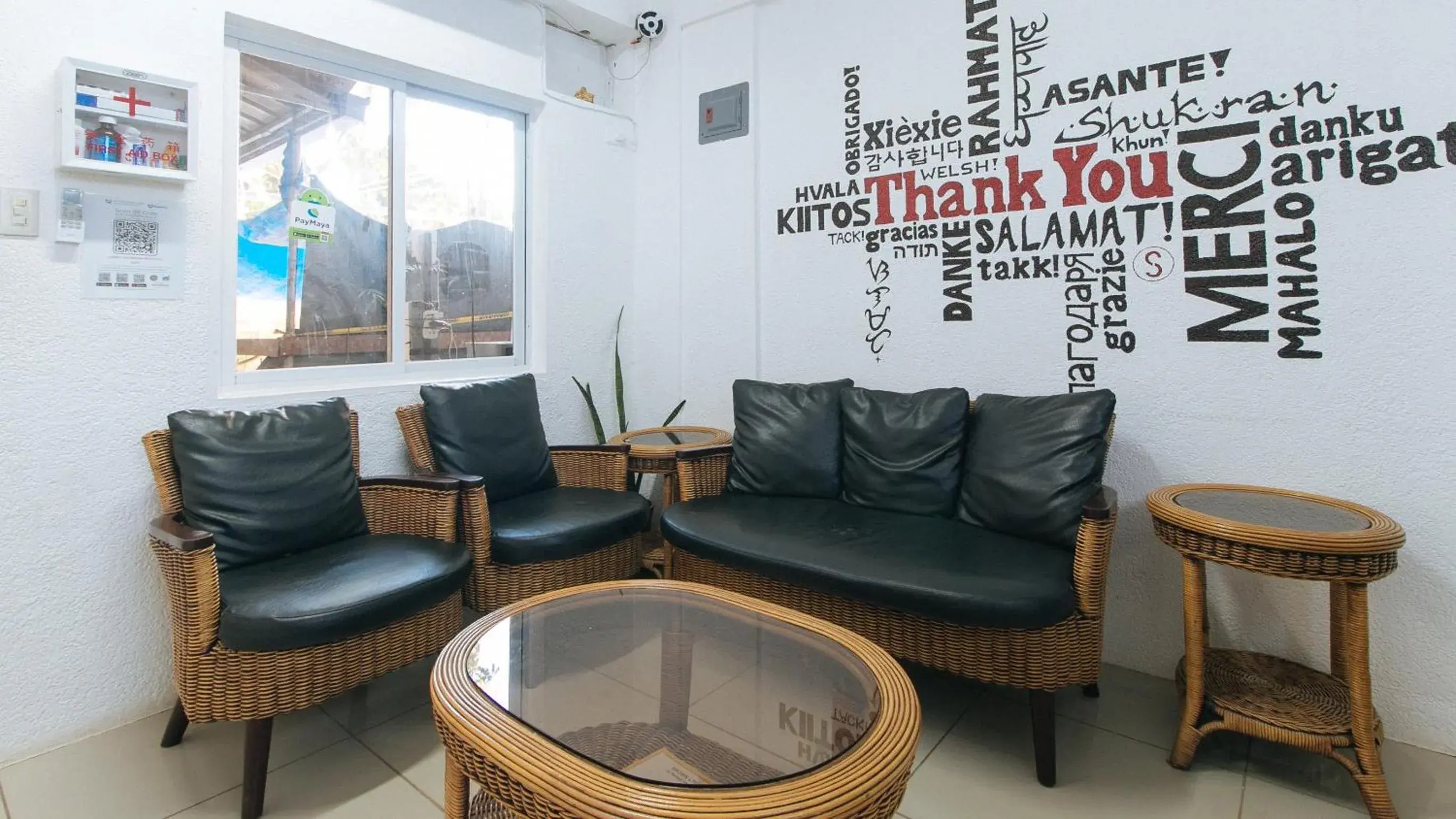 Living room in RedDoorz Plus near Tambo Paranaque Living room in RedDoorz Plus near Tambo Paranaque