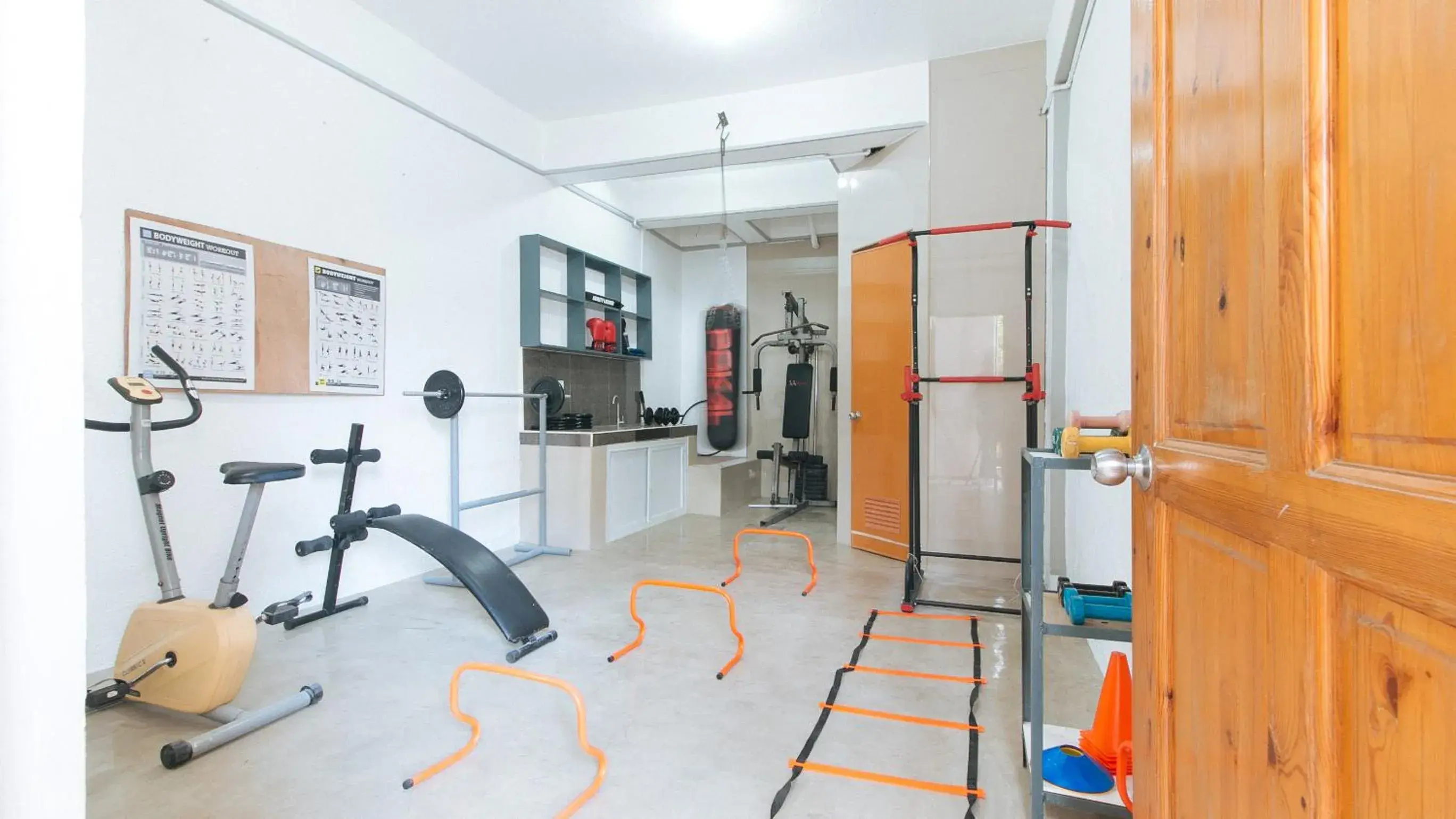 Fitness centre/facilities in RedDoorz Plus near Tambo Paranaque Fitness centre/facilities in RedDoorz Plus near Tambo Paranaque