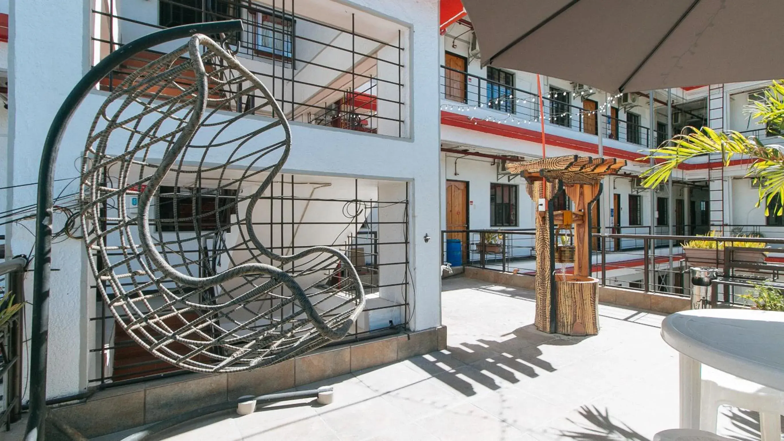 Property building in RedDoorz Plus near Tambo Paranaque Property building in RedDoorz Plus near Tambo Paranaque