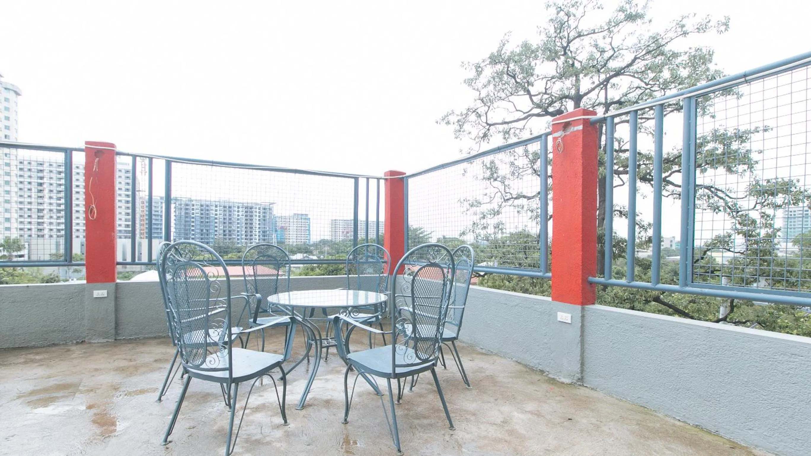 Day in RedDoorz Plus near Tambo Paranaque