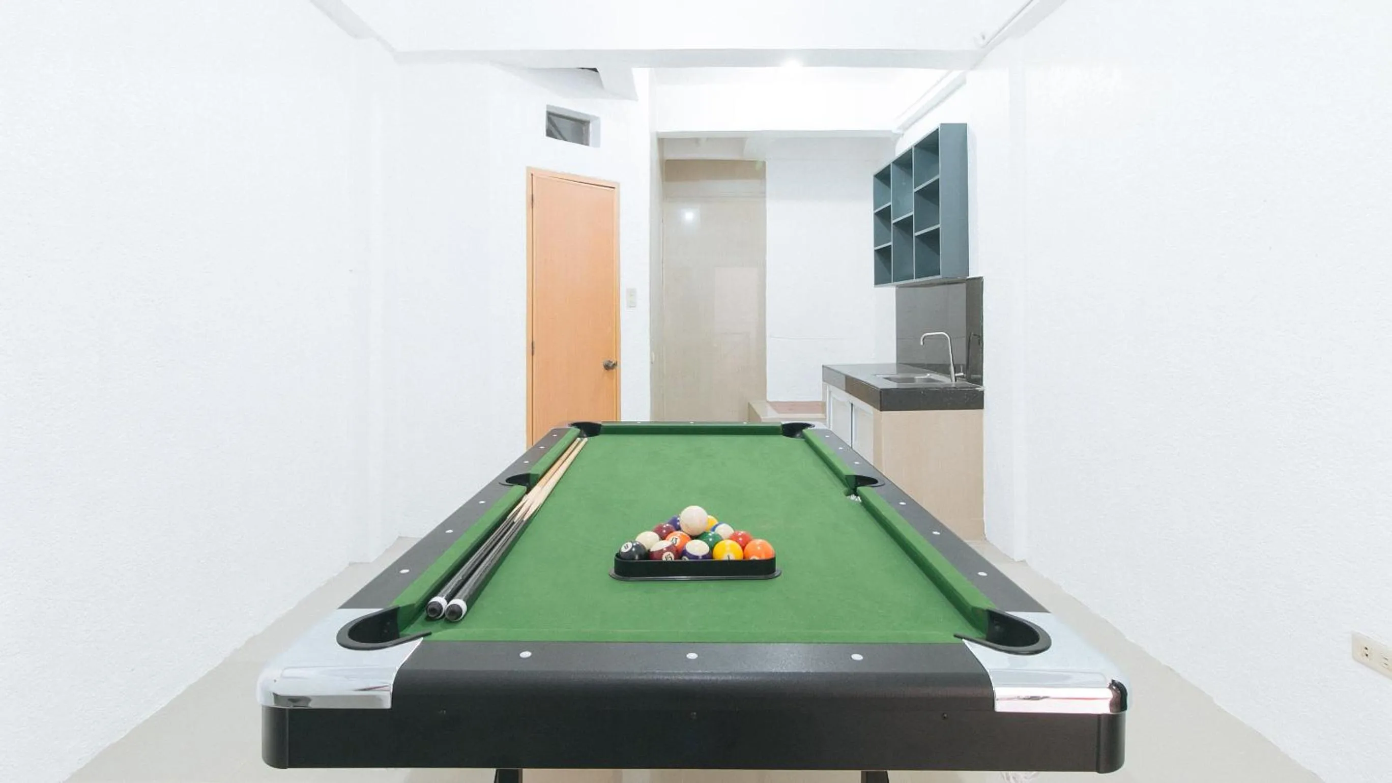 Billiard in RedDoorz Plus near Tambo Paranaque
