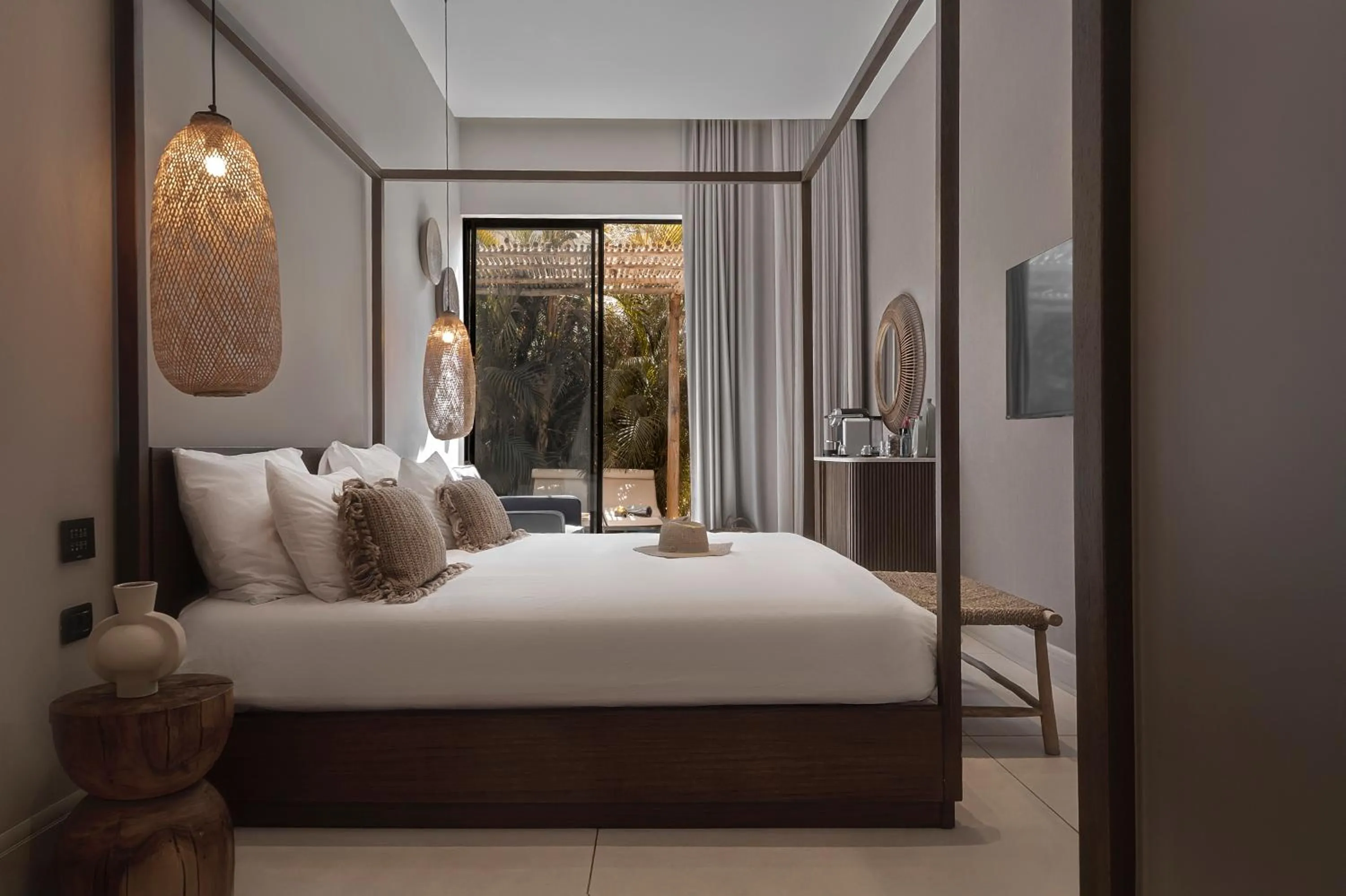 Bedroom, Bed in NOW-VX adults only