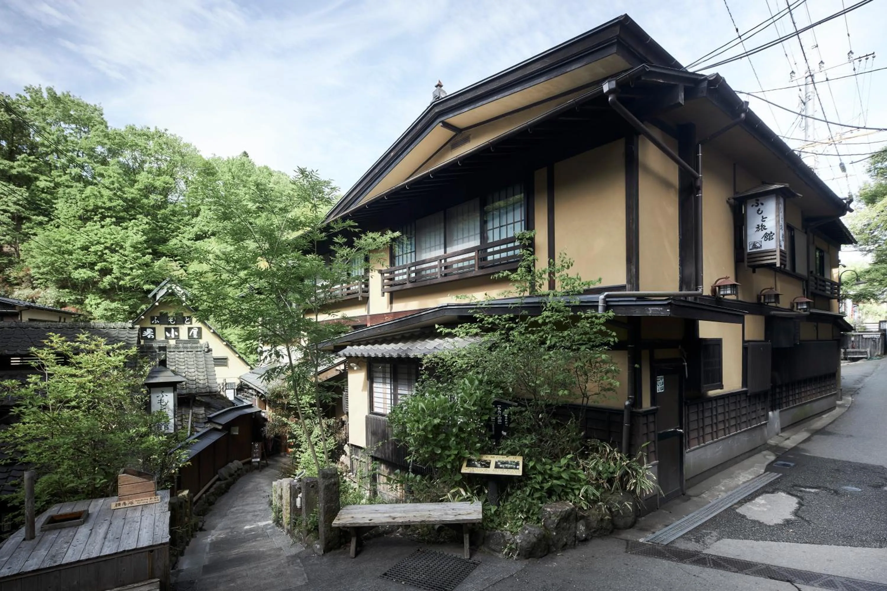Property building in Fumoto Ryokan