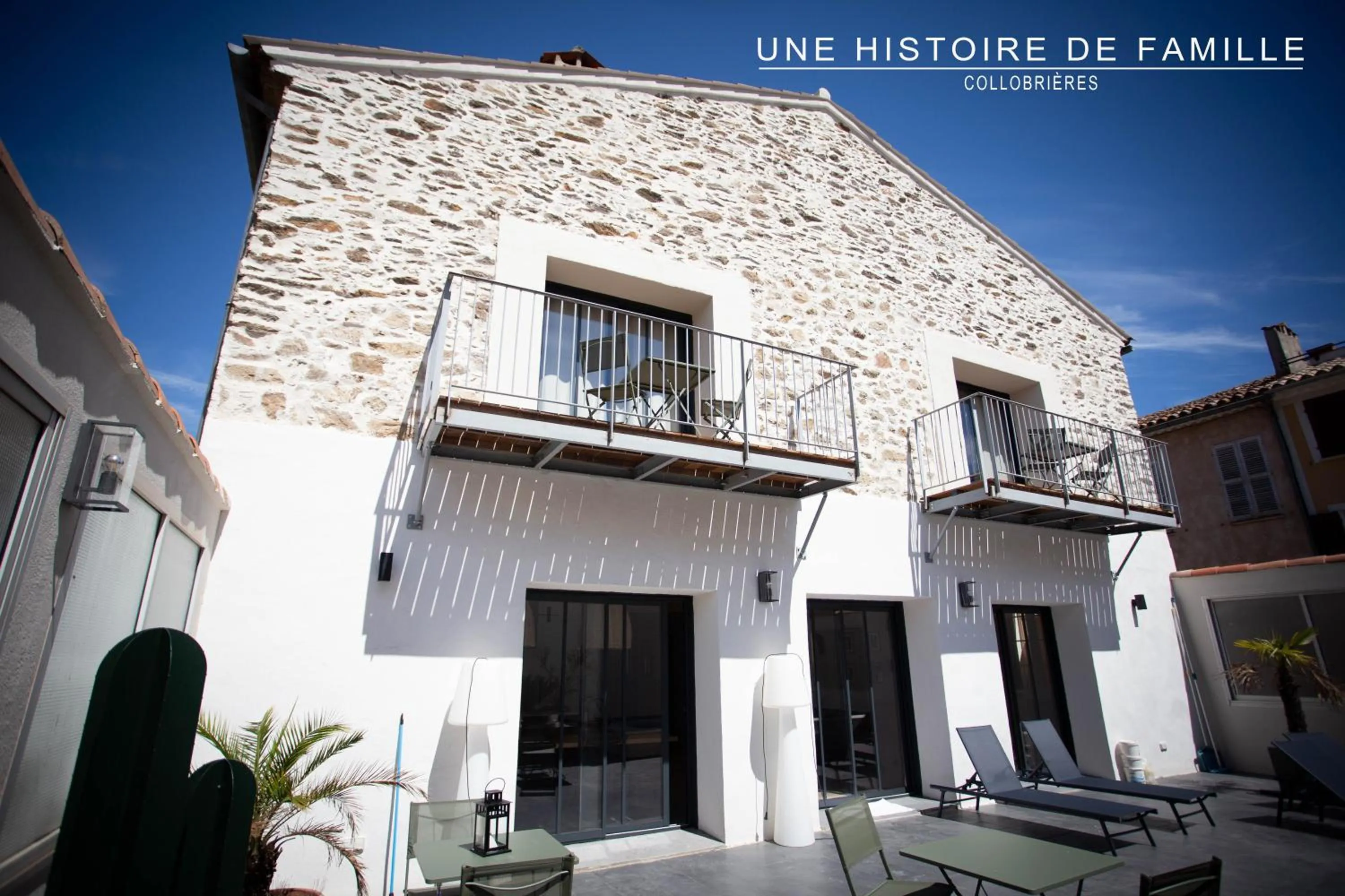 Property building in UNE HISTOIRE DE FAMILLE