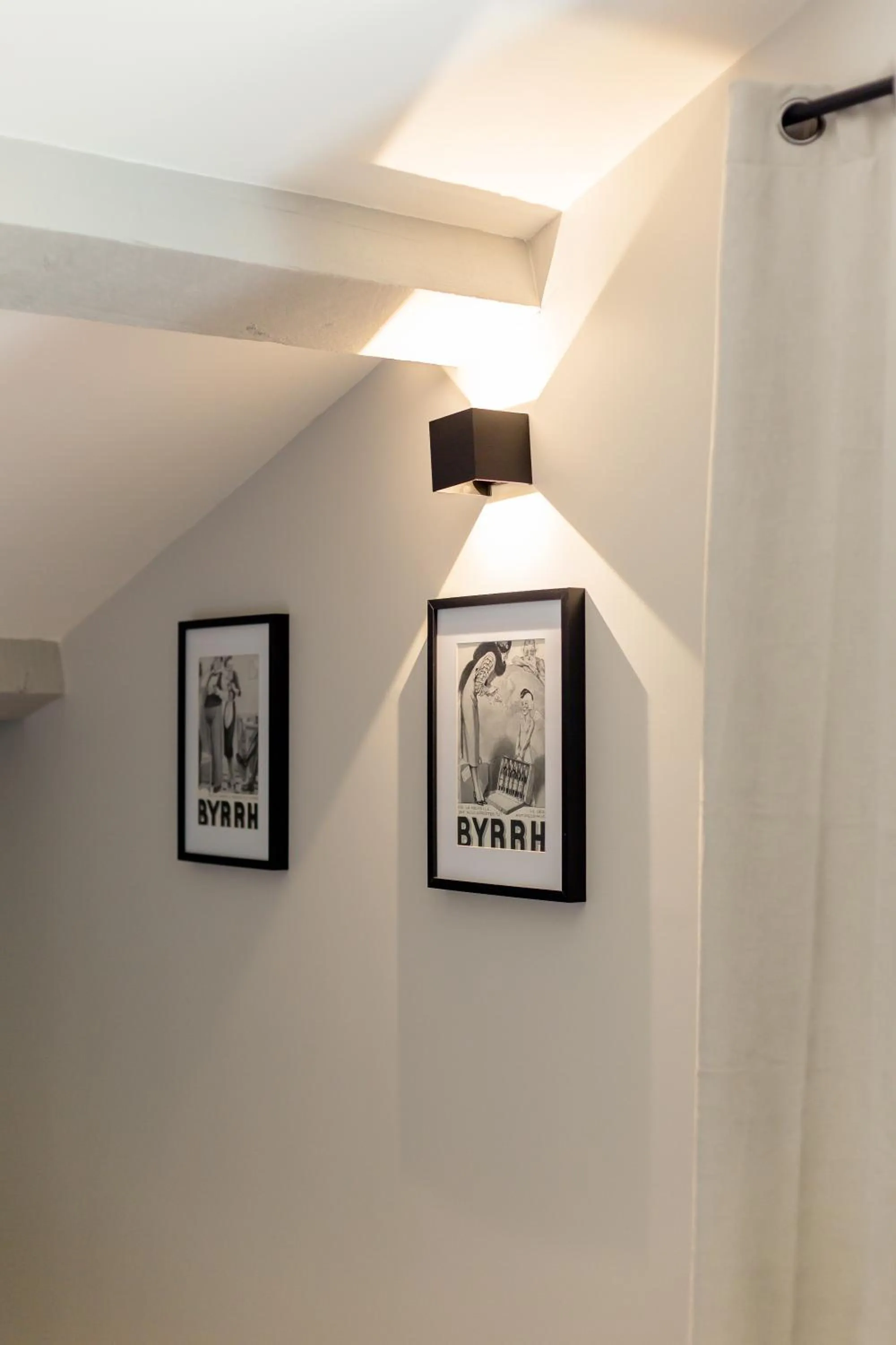 Decorative detail in UNE HISTOIRE DE FAMILLE