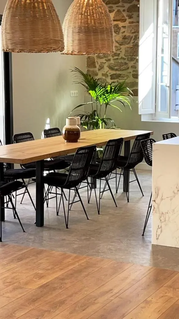 Communal lounge/ TV room in UNE HISTOIRE DE FAMILLE