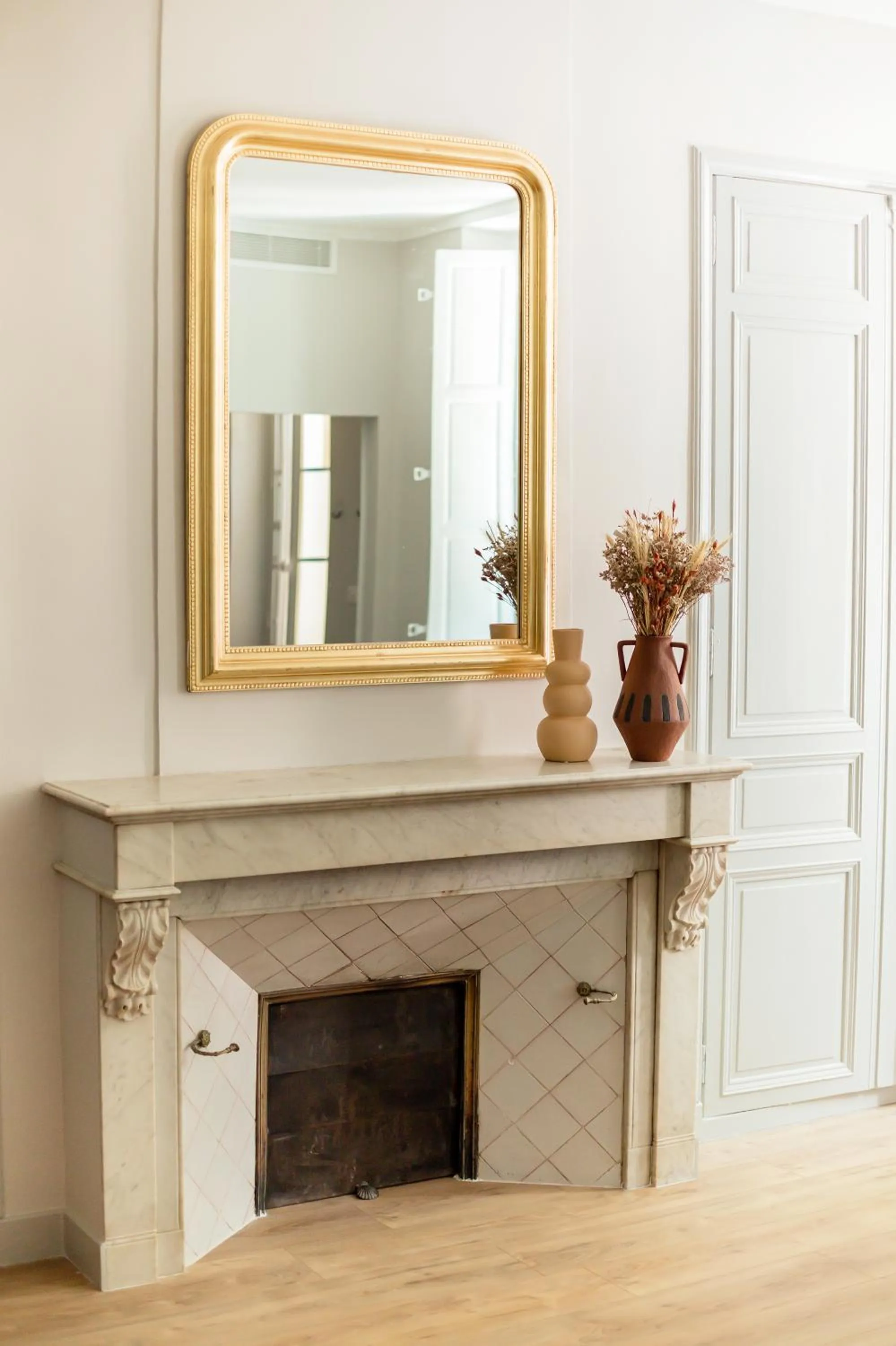 Decorative detail in UNE HISTOIRE DE FAMILLE