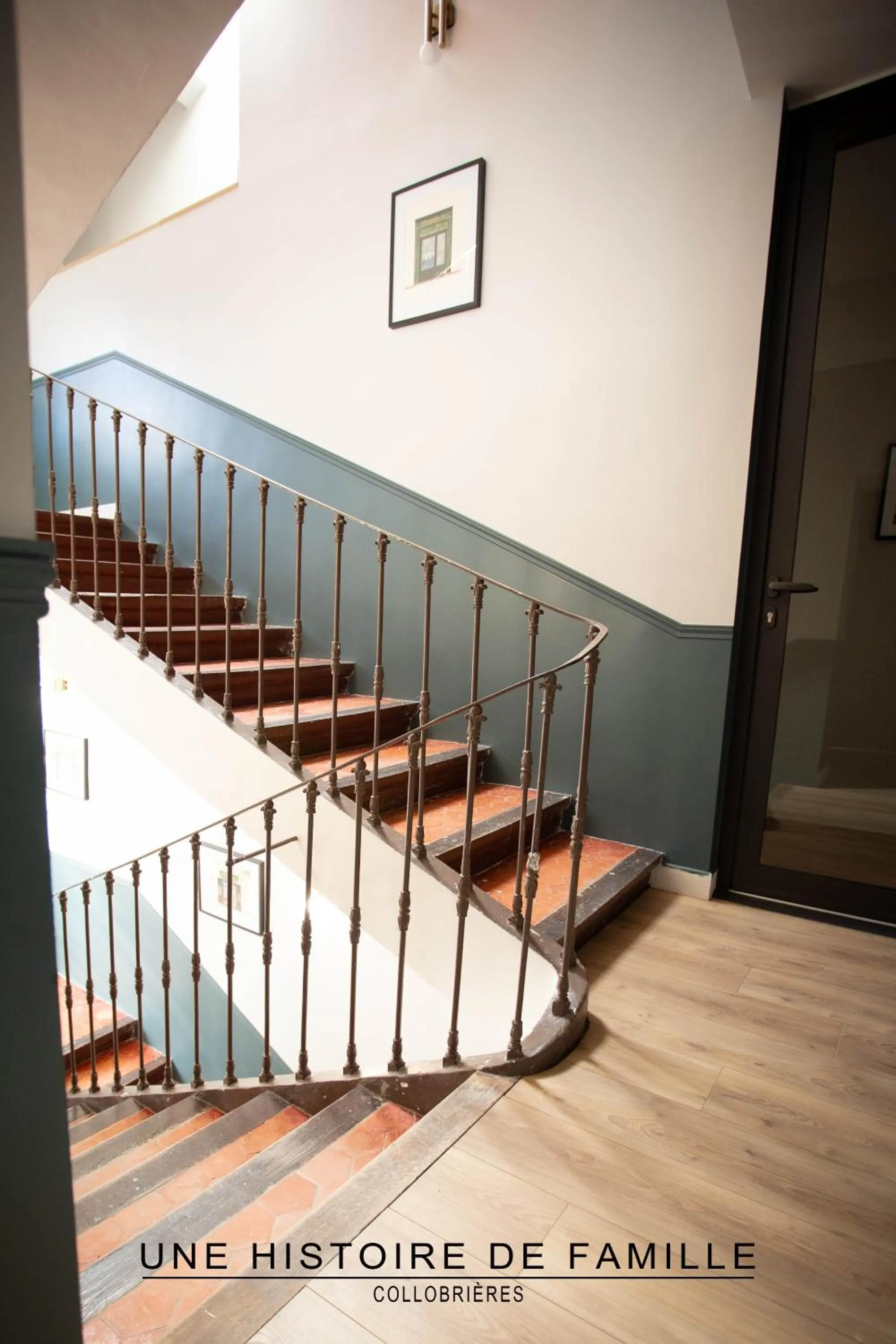 Decorative detail in UNE HISTOIRE DE FAMILLE