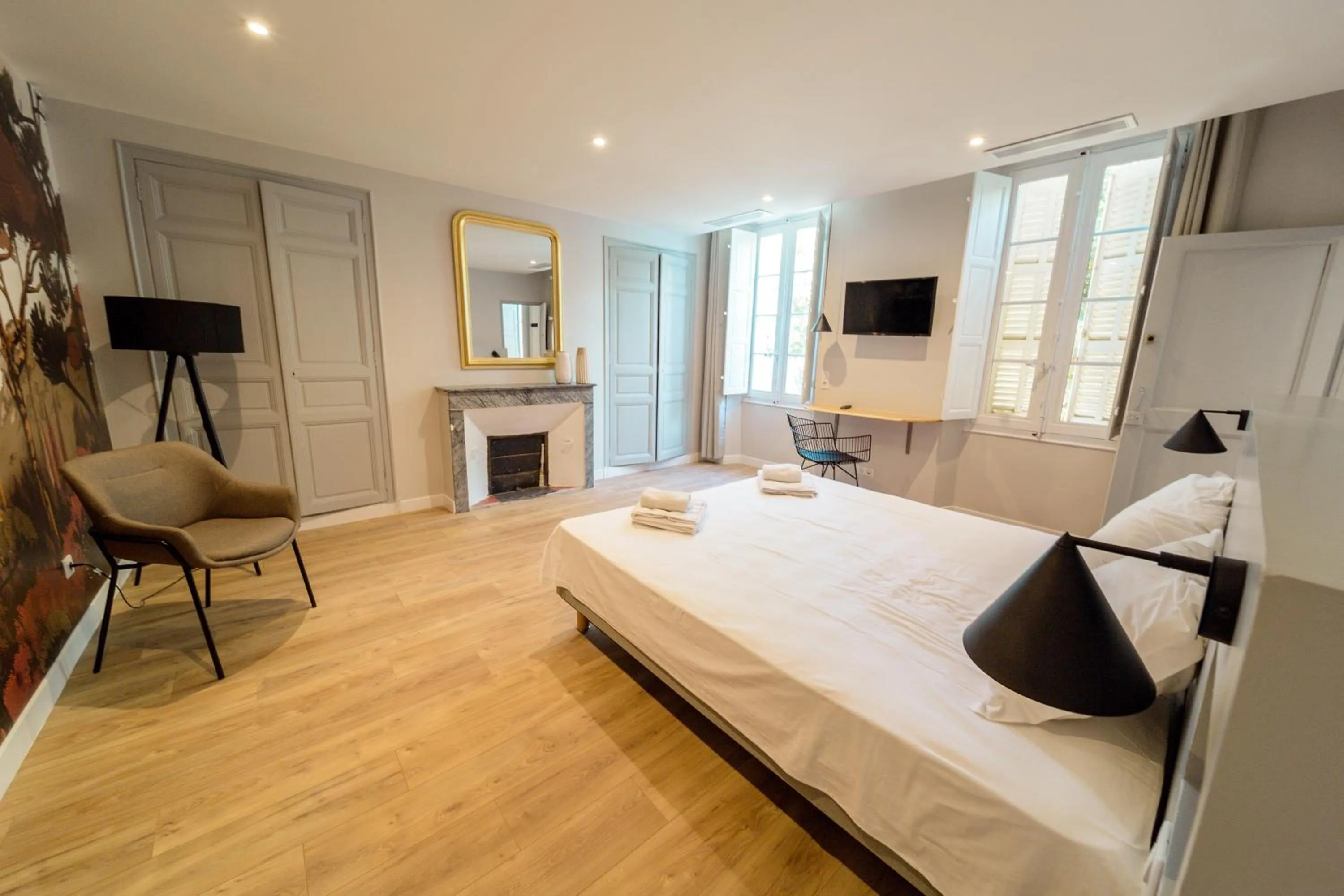 Bedroom, Bed in UNE HISTOIRE DE FAMILLE