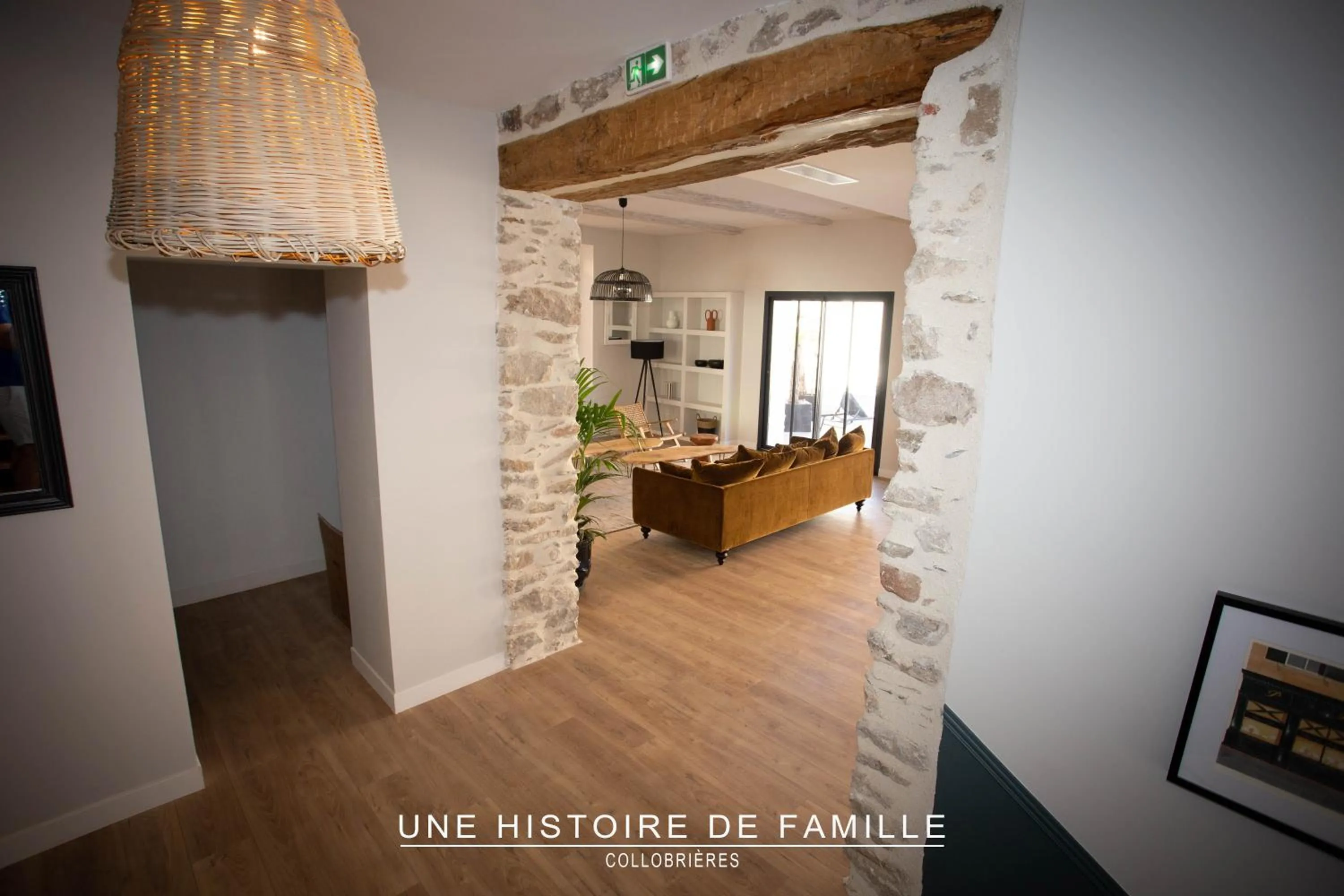 Communal lounge/ TV room in UNE HISTOIRE DE FAMILLE