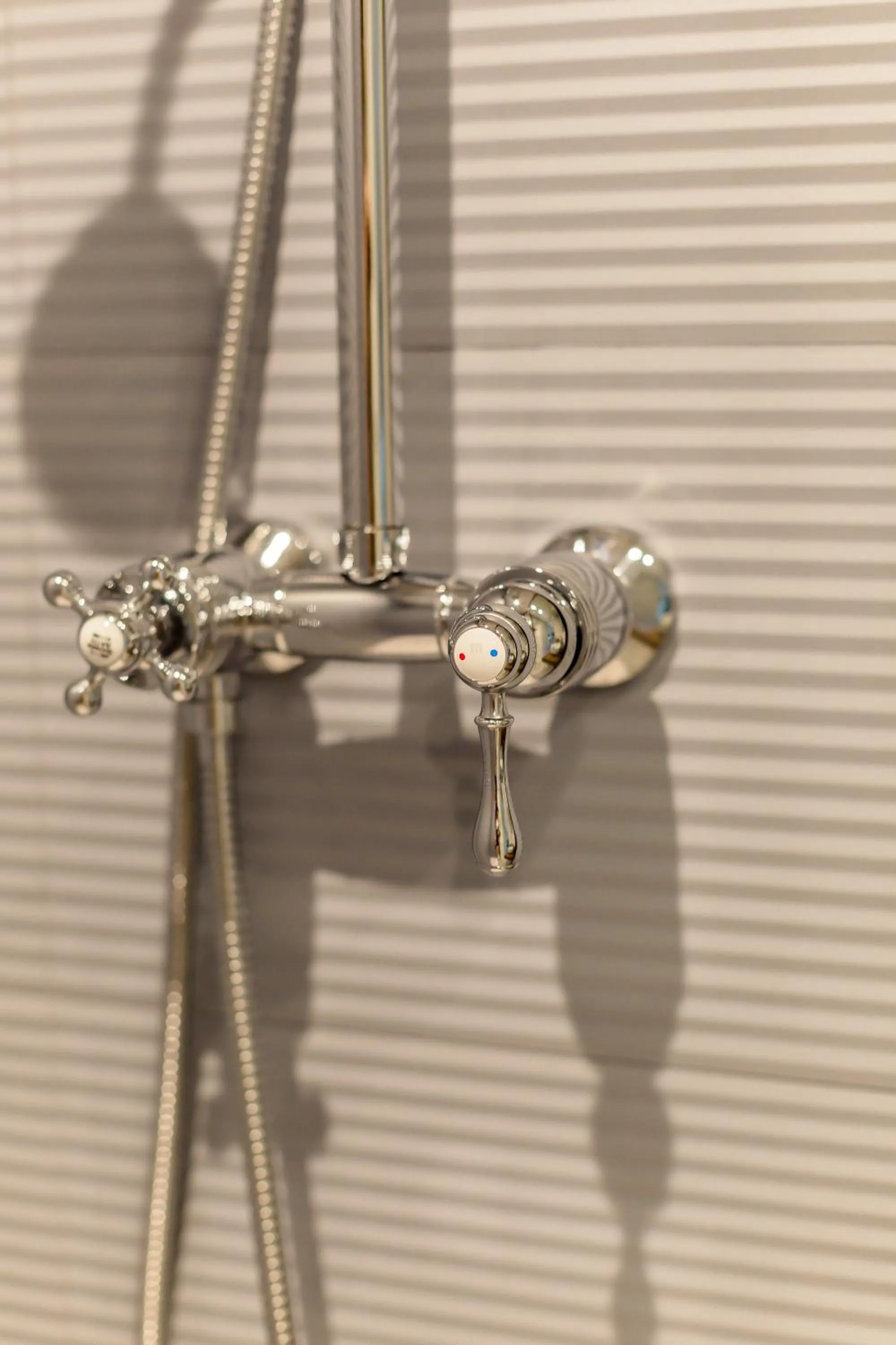 Bathroom in UNE HISTOIRE DE FAMILLE