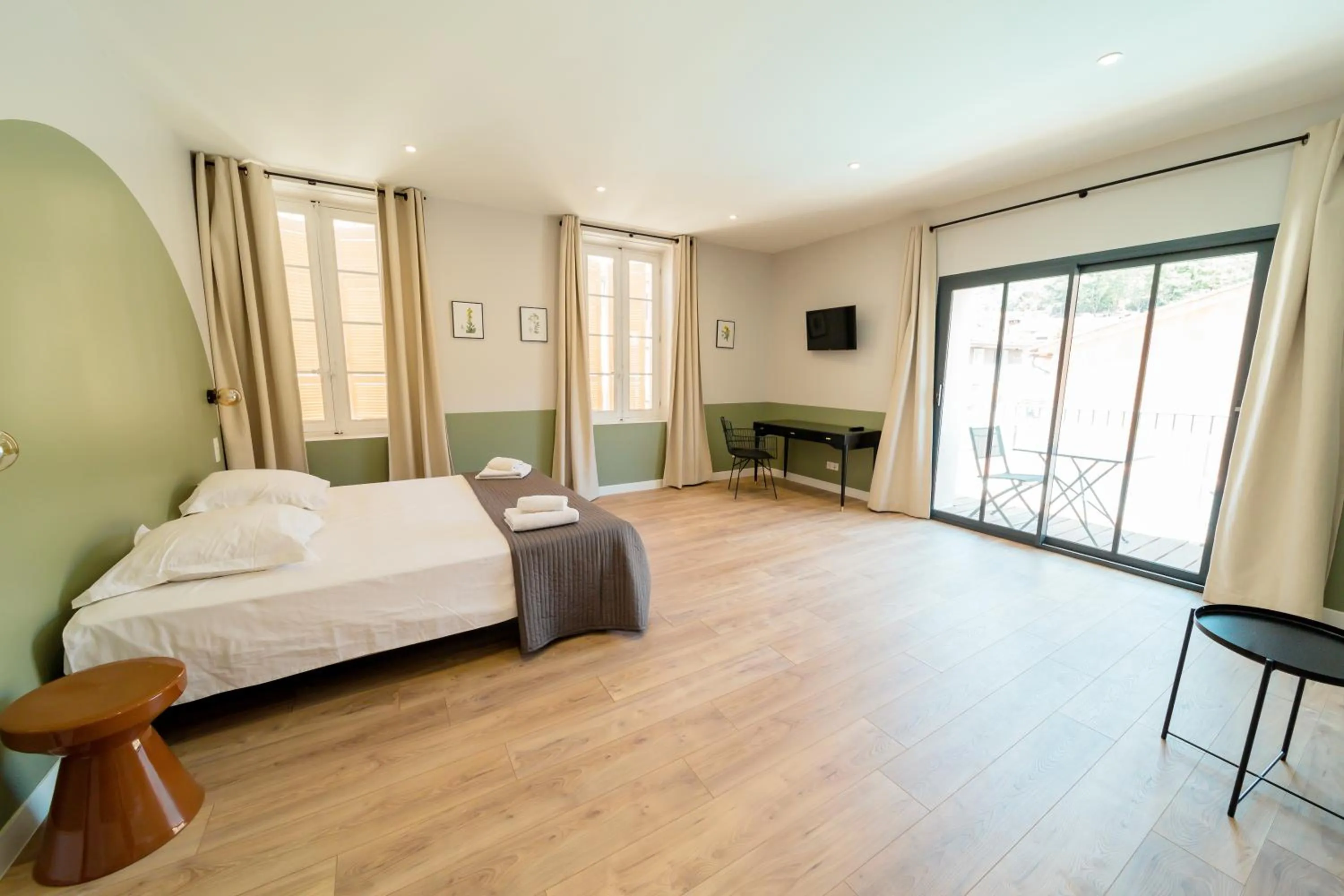 Bedroom, Bed in UNE HISTOIRE DE FAMILLE