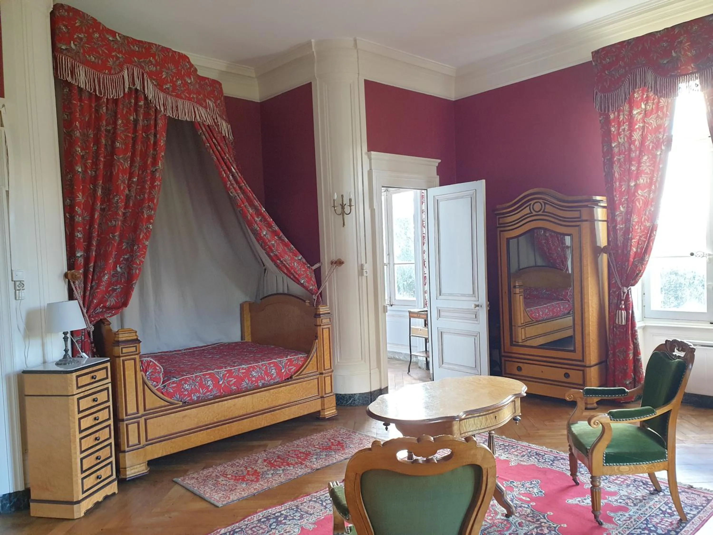 Bedroom, Bed in Château de Saint Bonnet les Oules