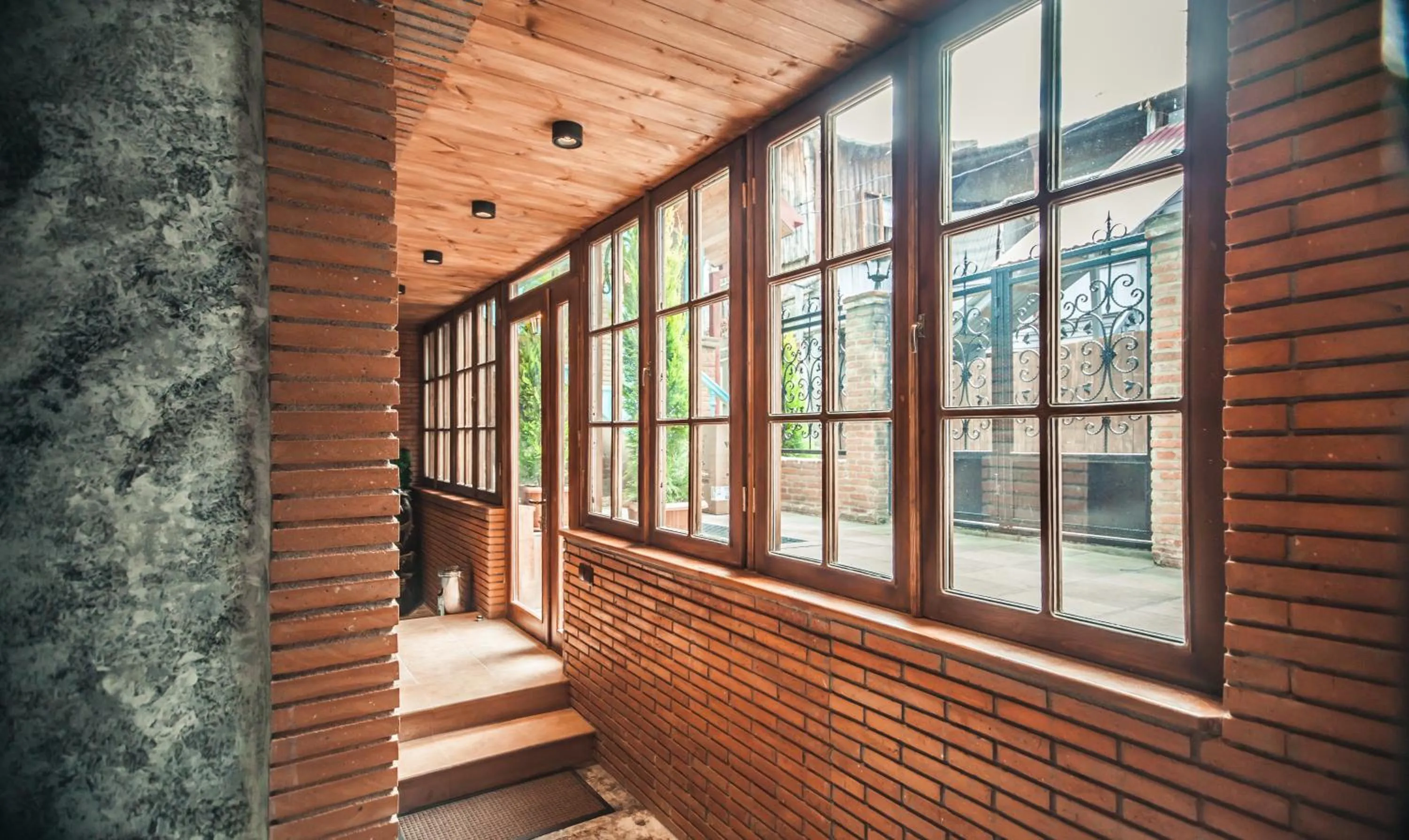 Facade/entrance in MUSMORE Boutique Hotel