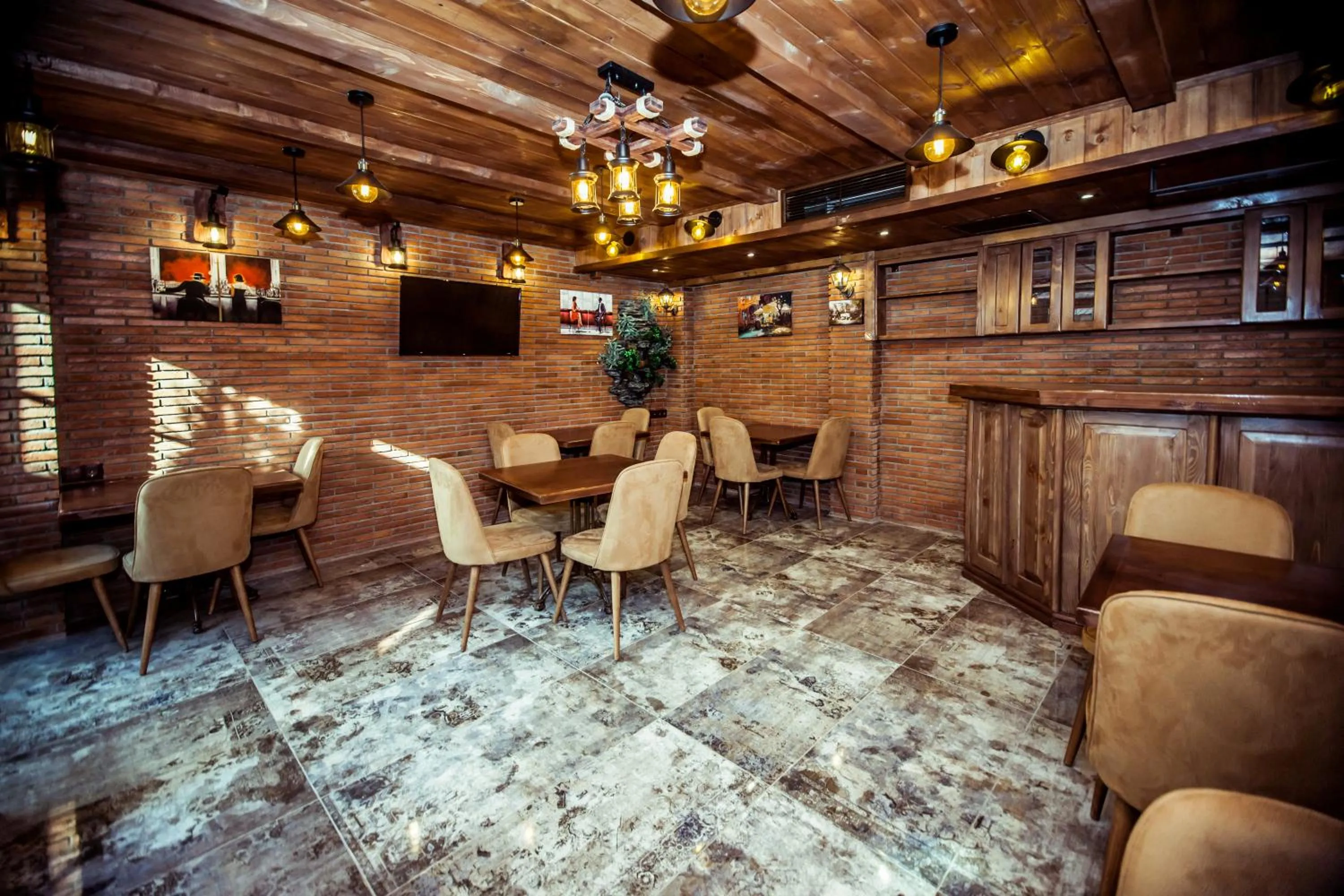 Restaurant/places to eat in MUSMORE Boutique Hotel