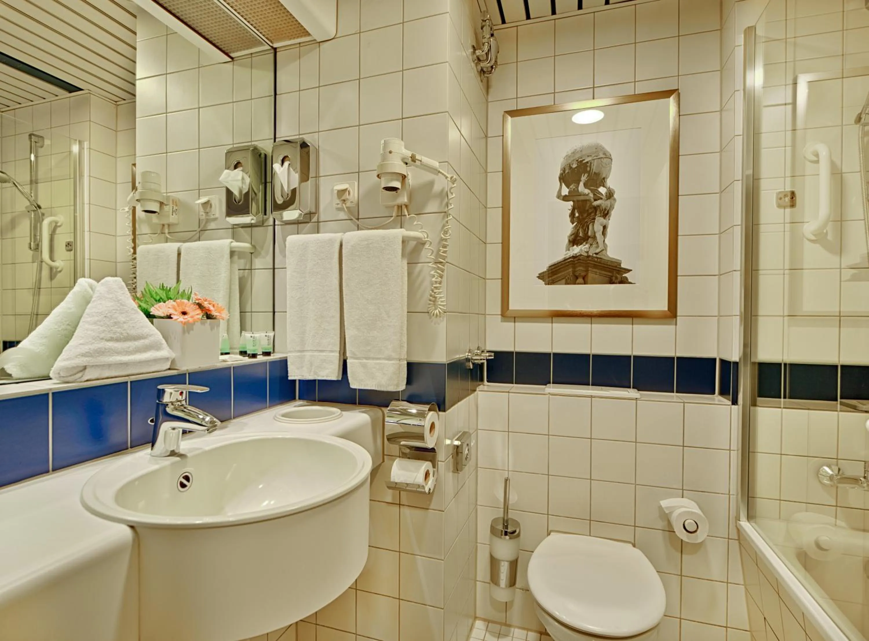 Bathroom in Trip Inn Frankfurt Nordwestzentrum