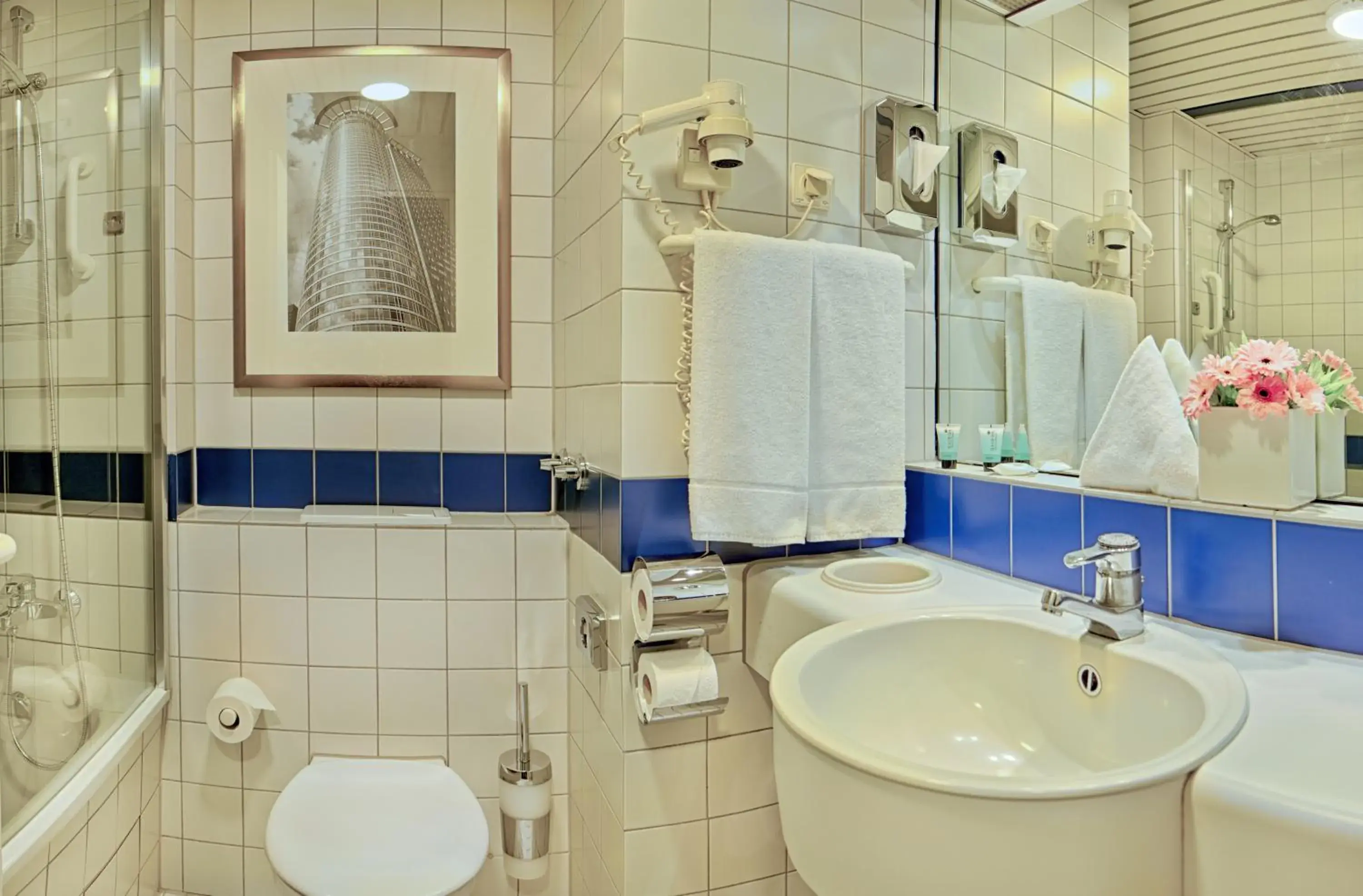 Bathroom in Trip Inn Frankfurt Nordwestzentrum