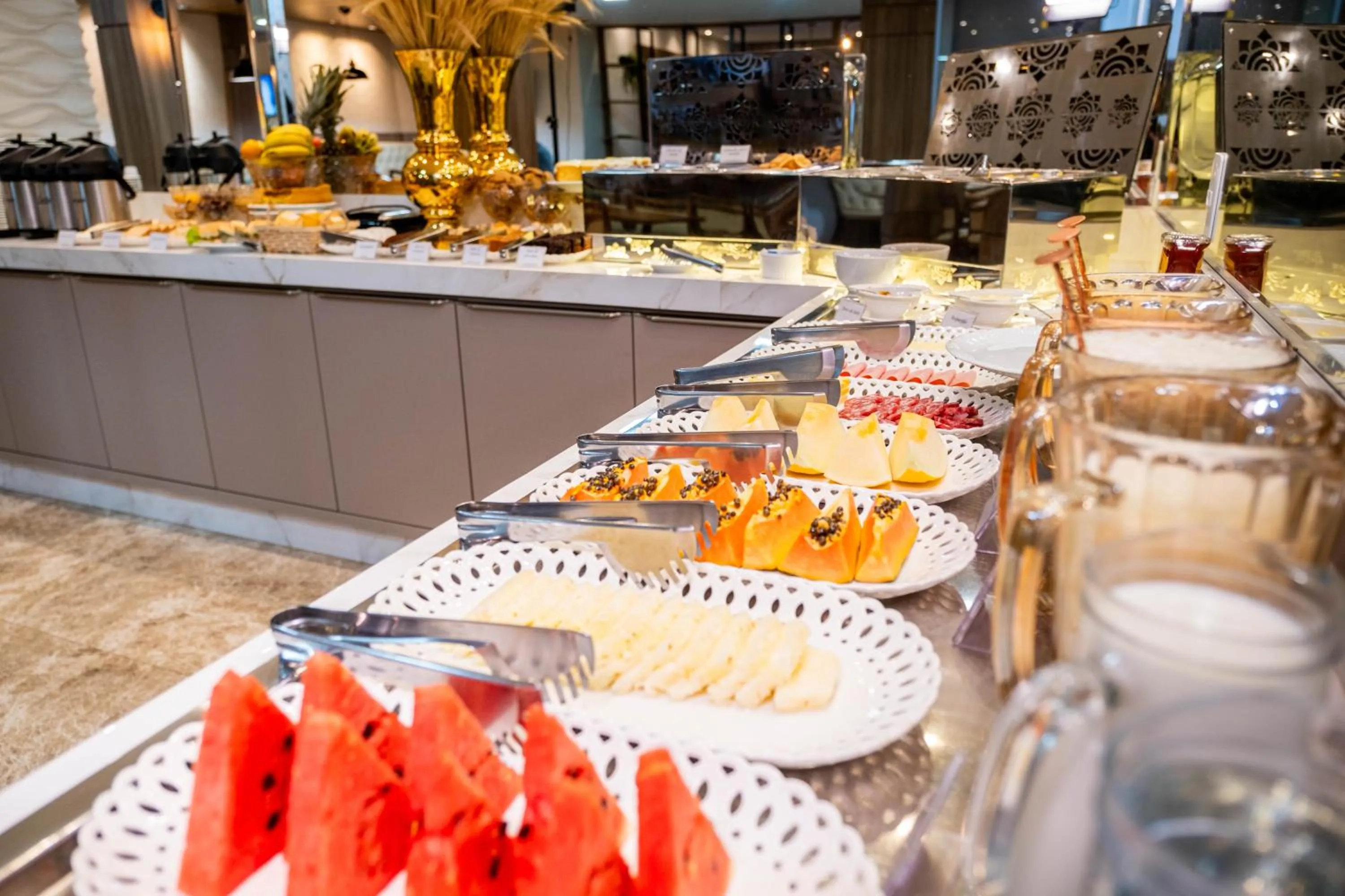 Food and drinks in Arca's Executive Hotel