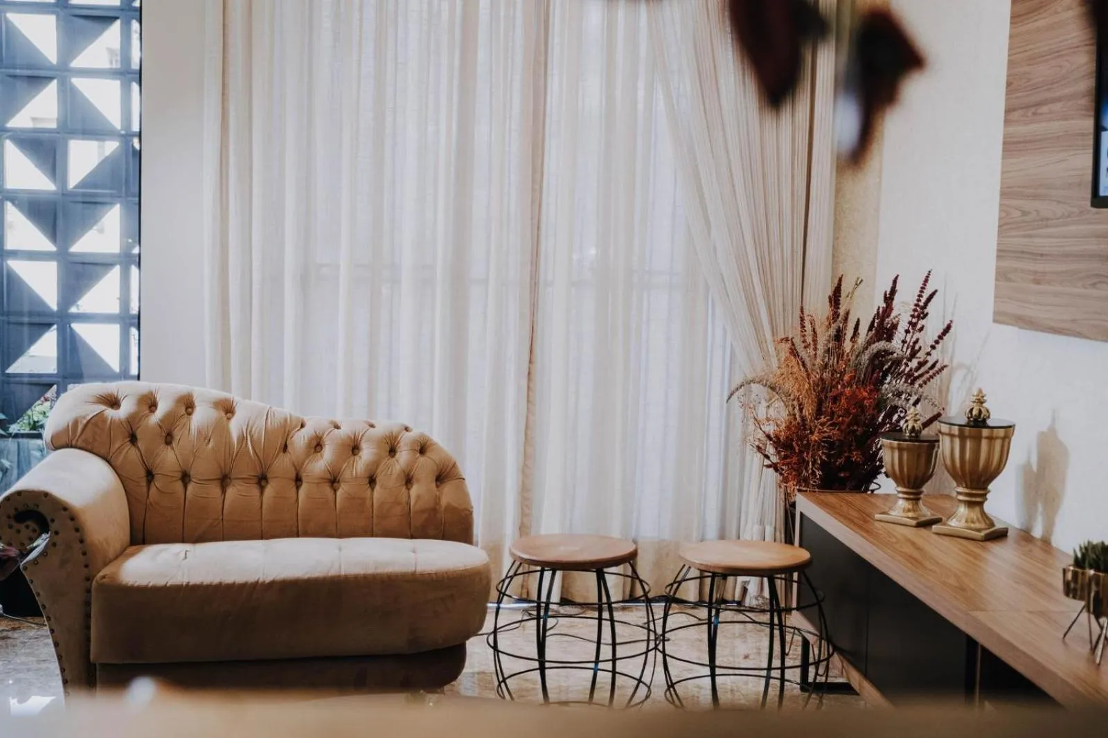 Living room in Arca's Executive Hotel