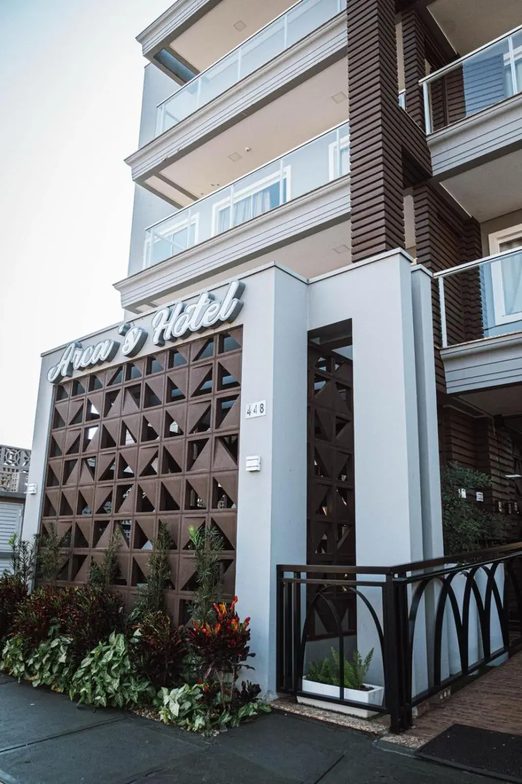 Property building in Arca's Executive Hotel Property building in Arca's Executive Hotel