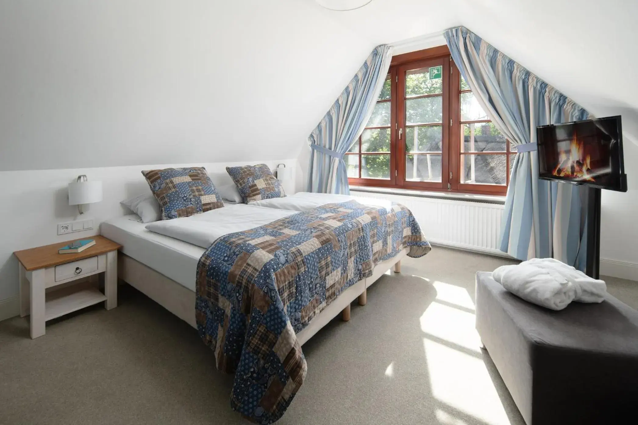 Bed in Kleinhuis Hotel Mellingburger Schleuse Bed in Kleinhuis Hotel Mellingburger Schleuse