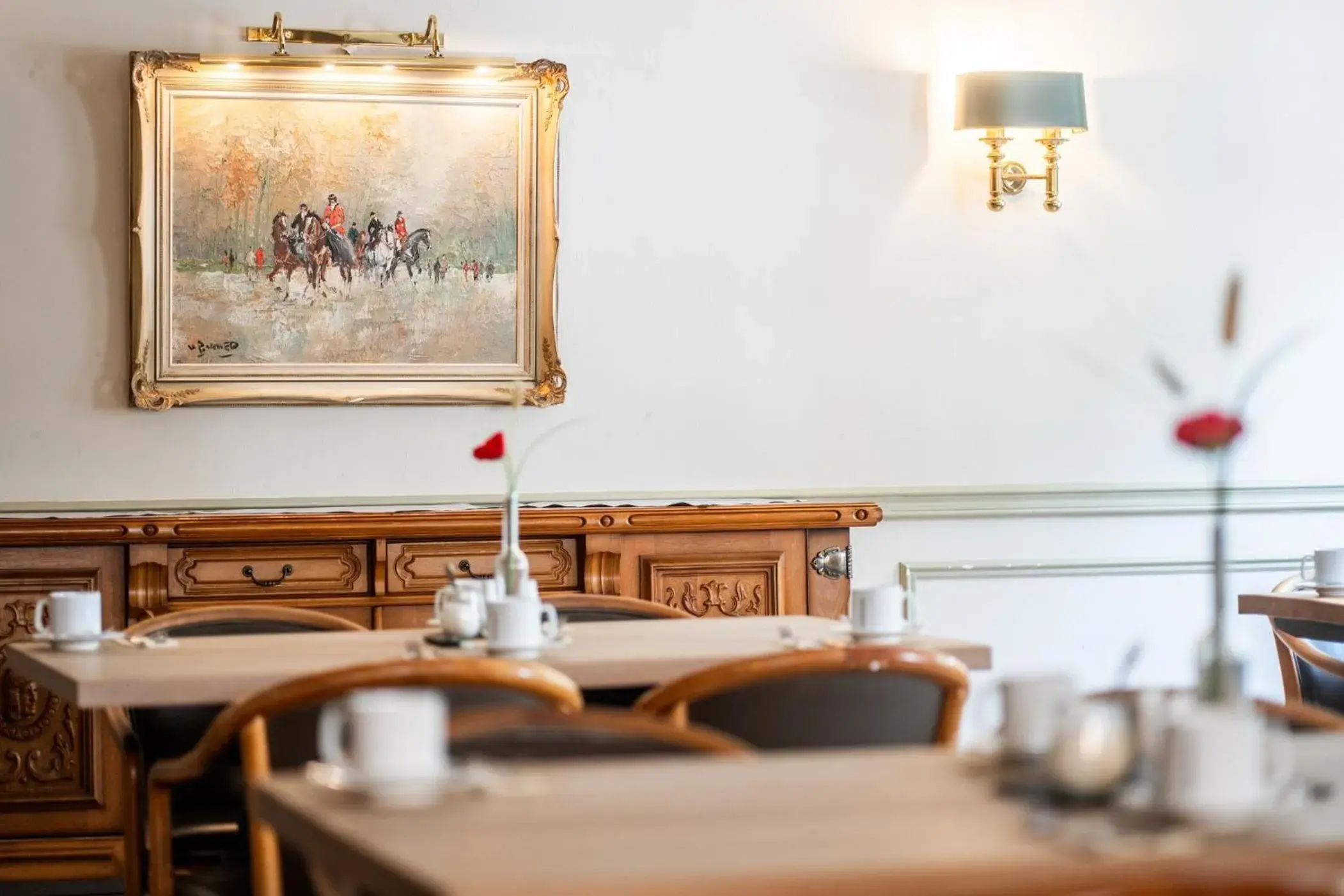 Restaurant/places to eat in Kleinhuis Hotel Mellingburger Schleuse Restaurant/places to eat in Kleinhuis Hotel Mellingburger Schleuse