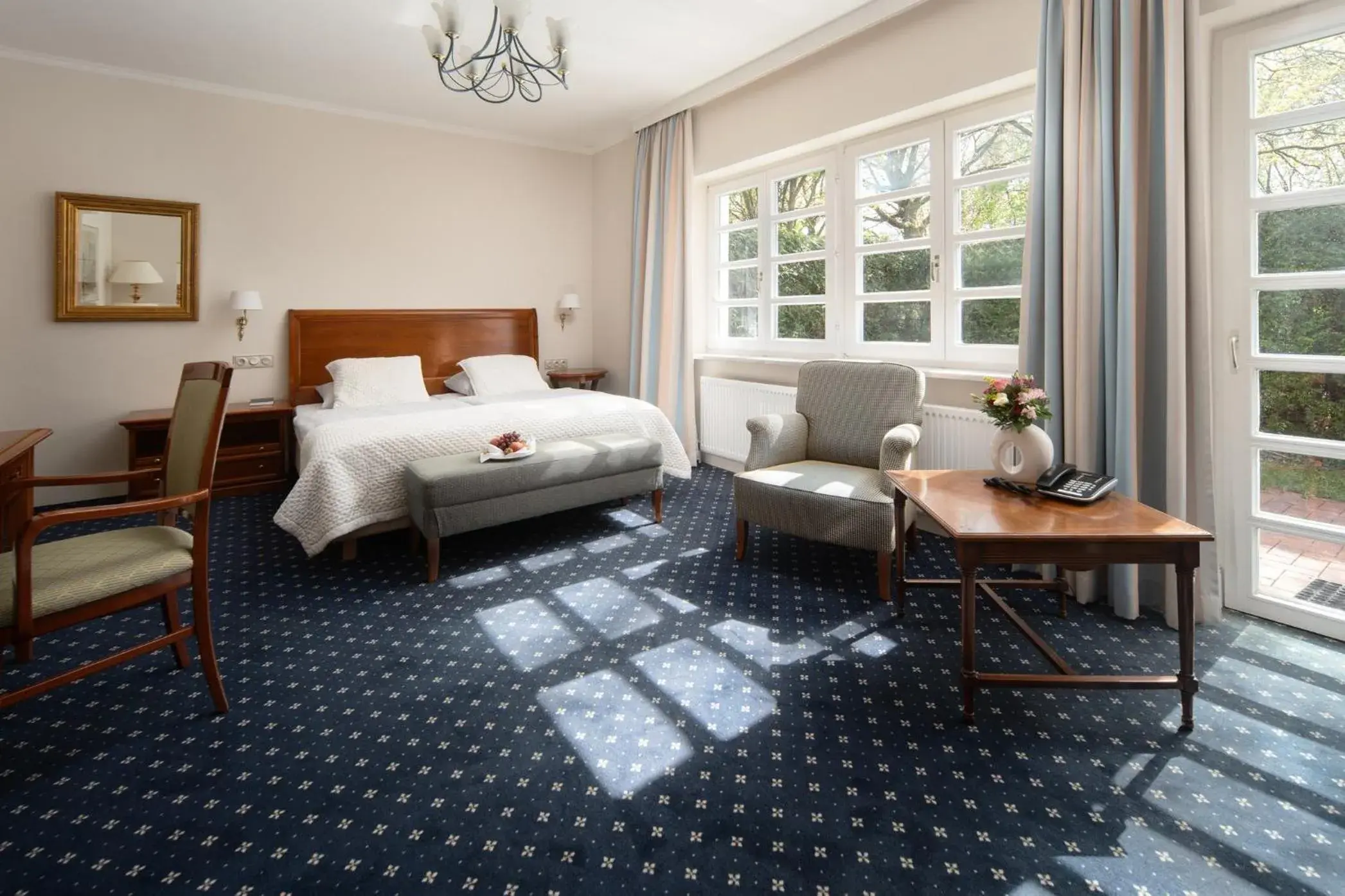 Bed in Kleinhuis Hotel Mellingburger Schleuse Bed in Kleinhuis Hotel Mellingburger Schleuse