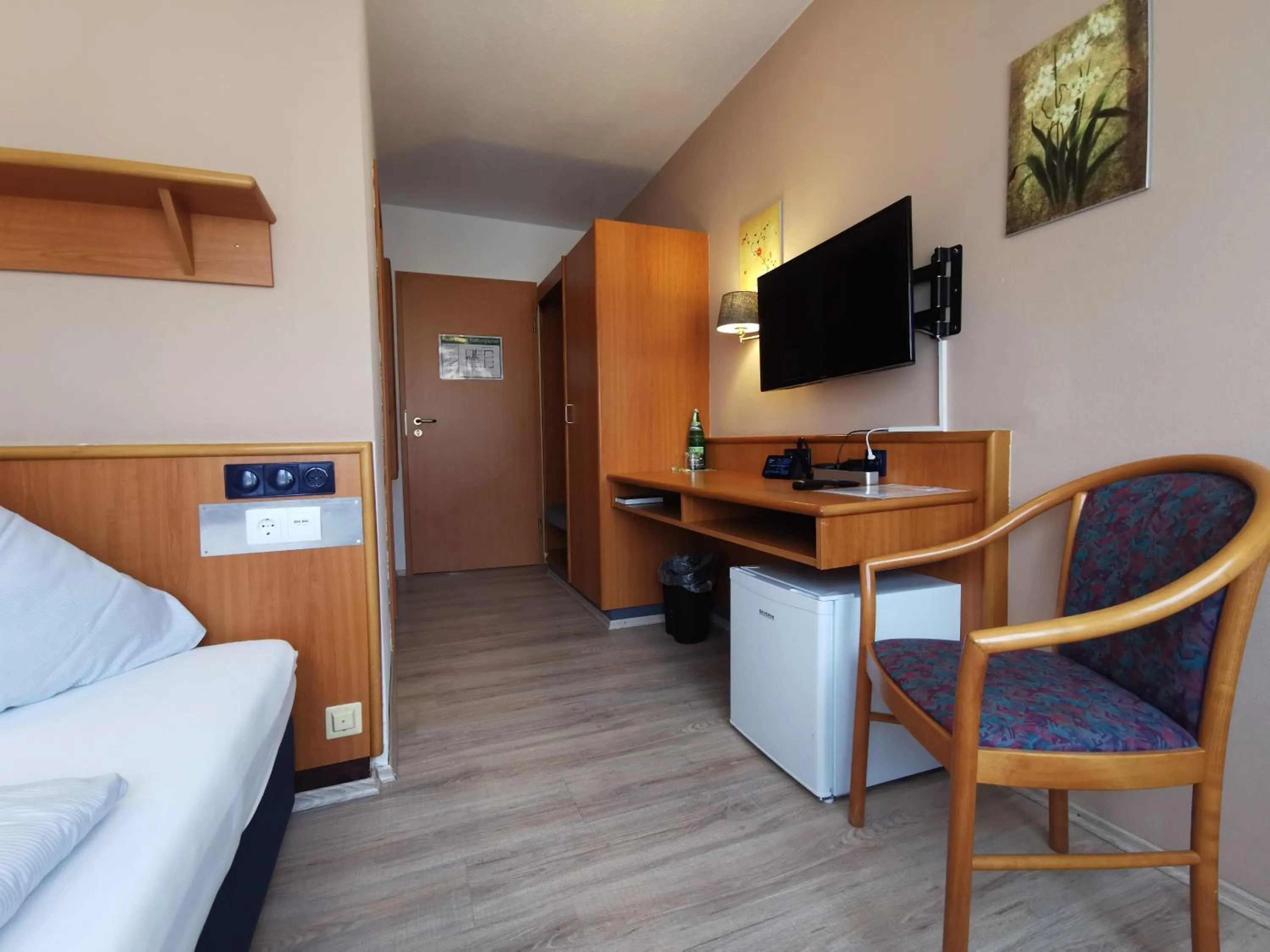 Photo of the whole room in Hotel Mainperle