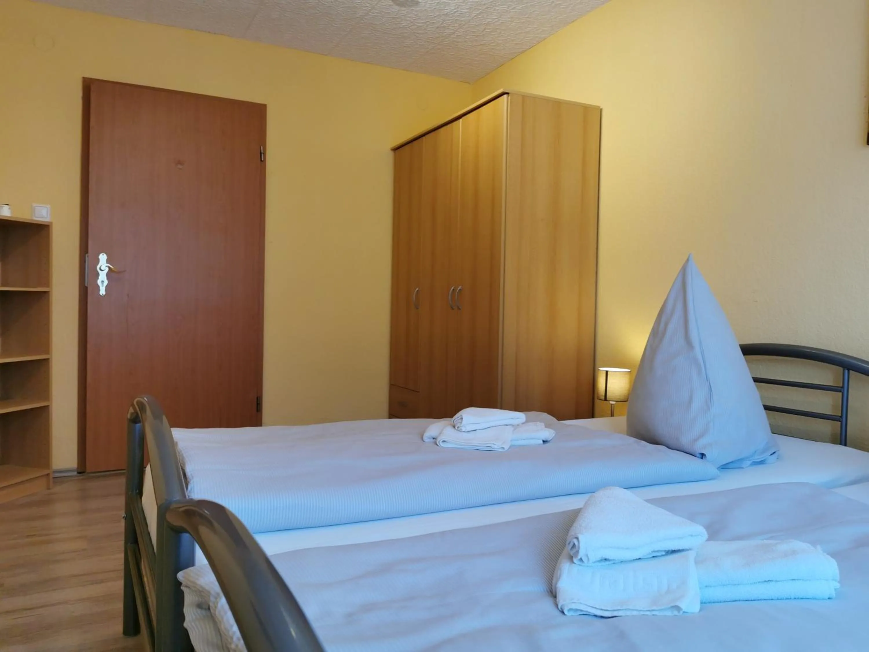 Bed in Hotel Mainperle