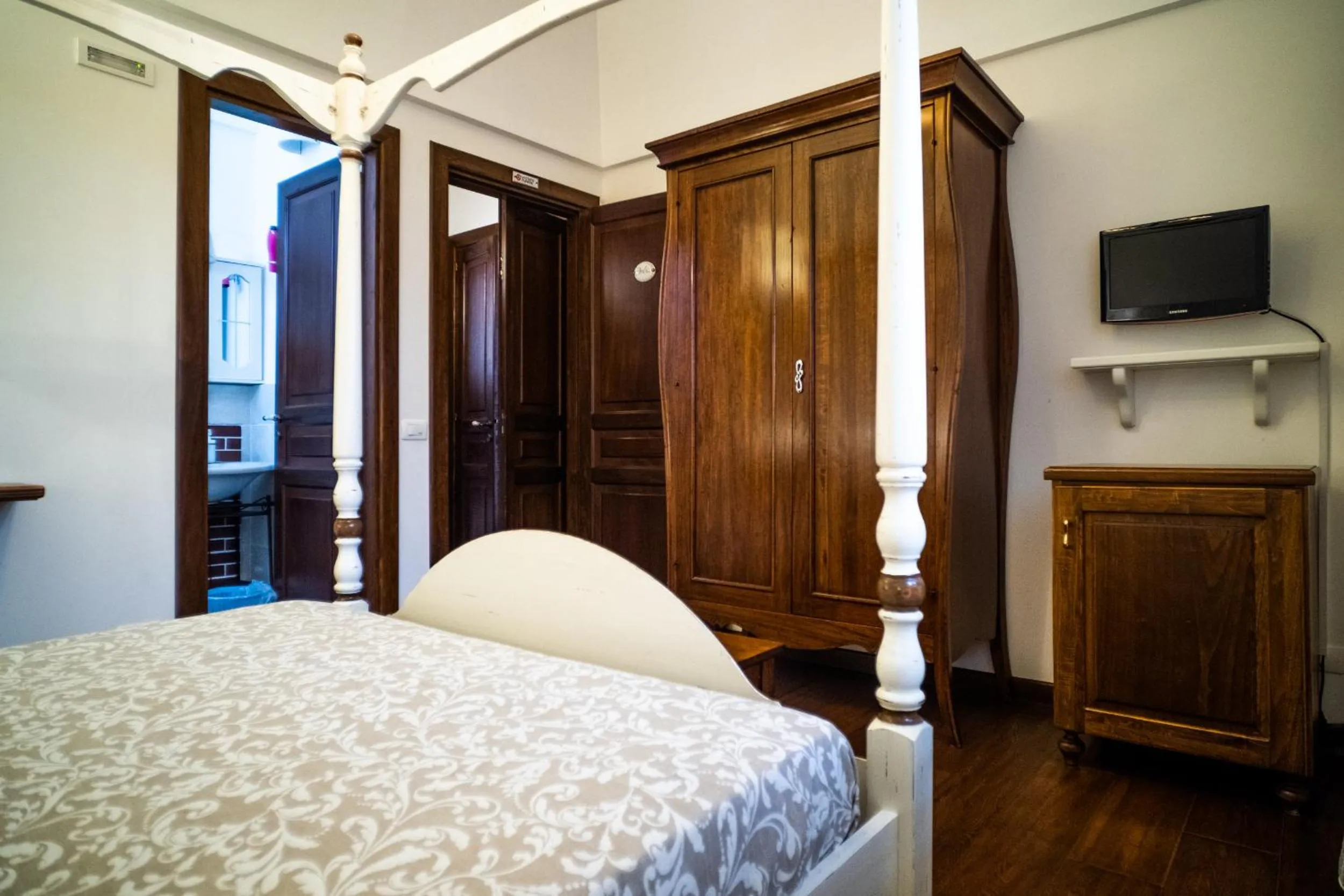Bed in La Valle Del Cristallo Wellness & Charme