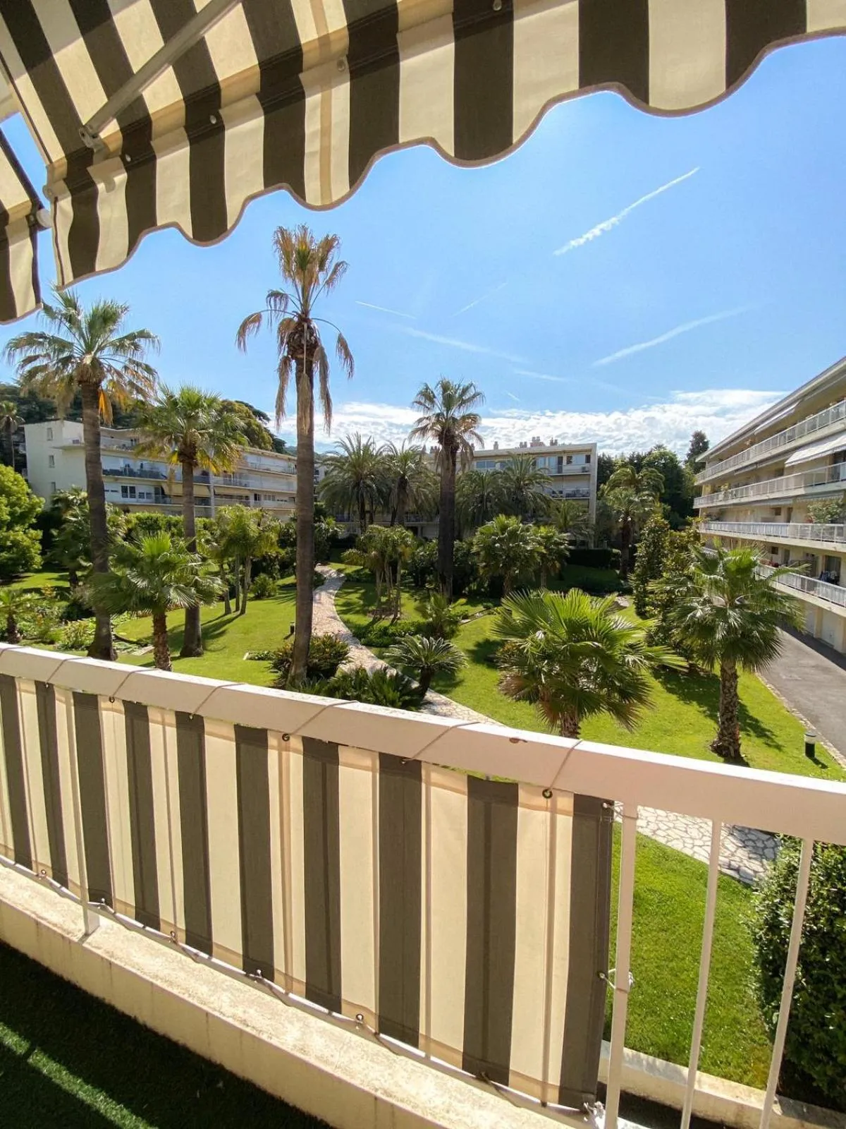 Superb Apartment In Cannes With Magnificent View !
