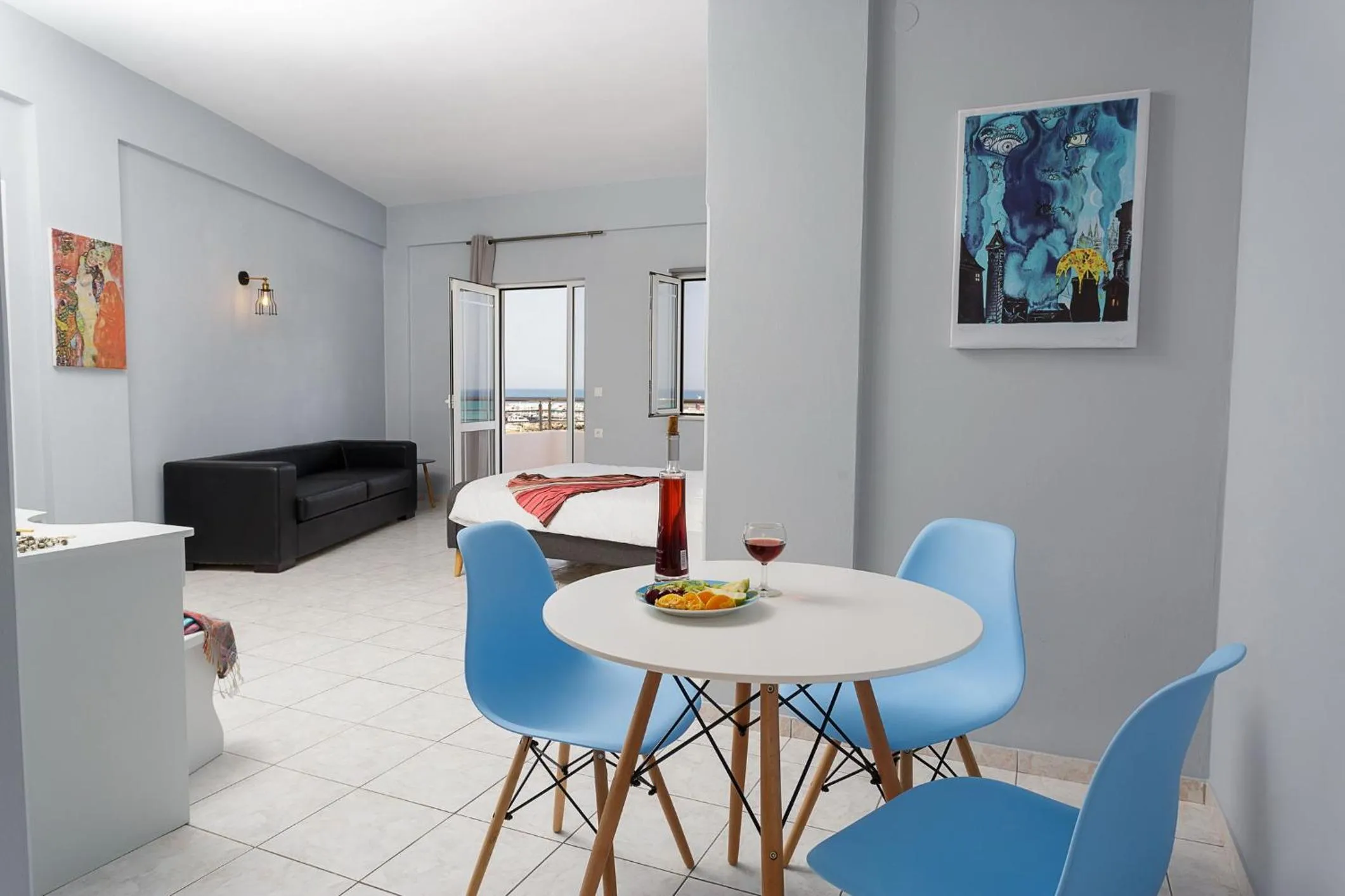 Dining area in Sole Mare Seaside Apartments