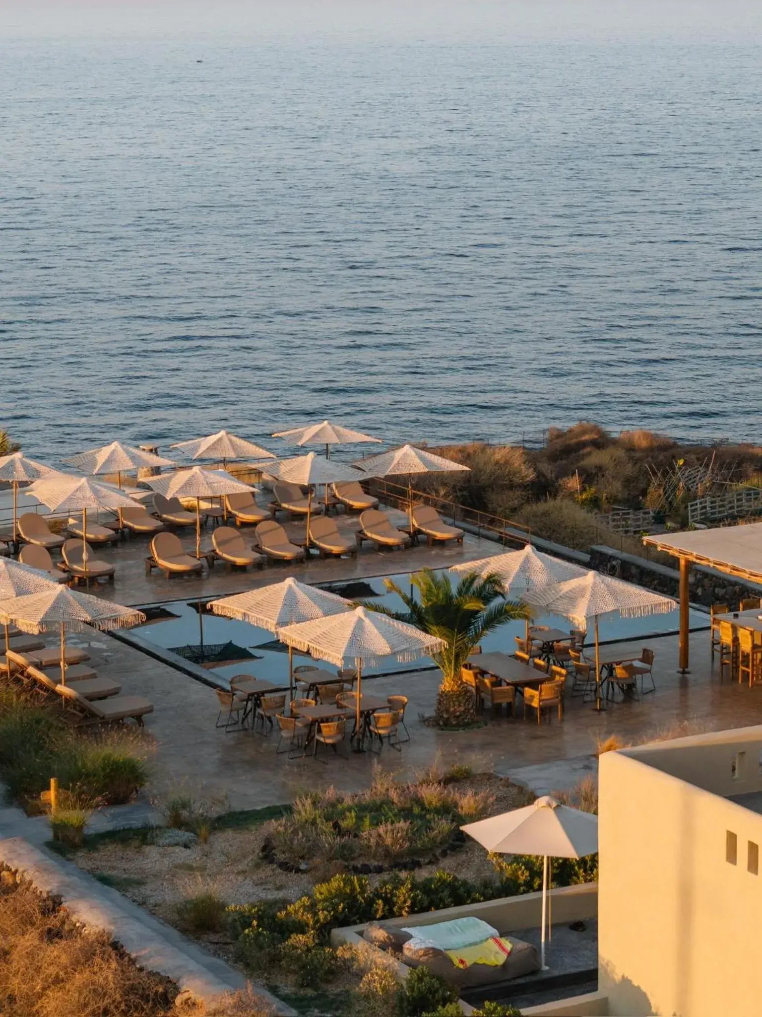 Property building in Colombos Beachfront Property building in Colombos Beachfront